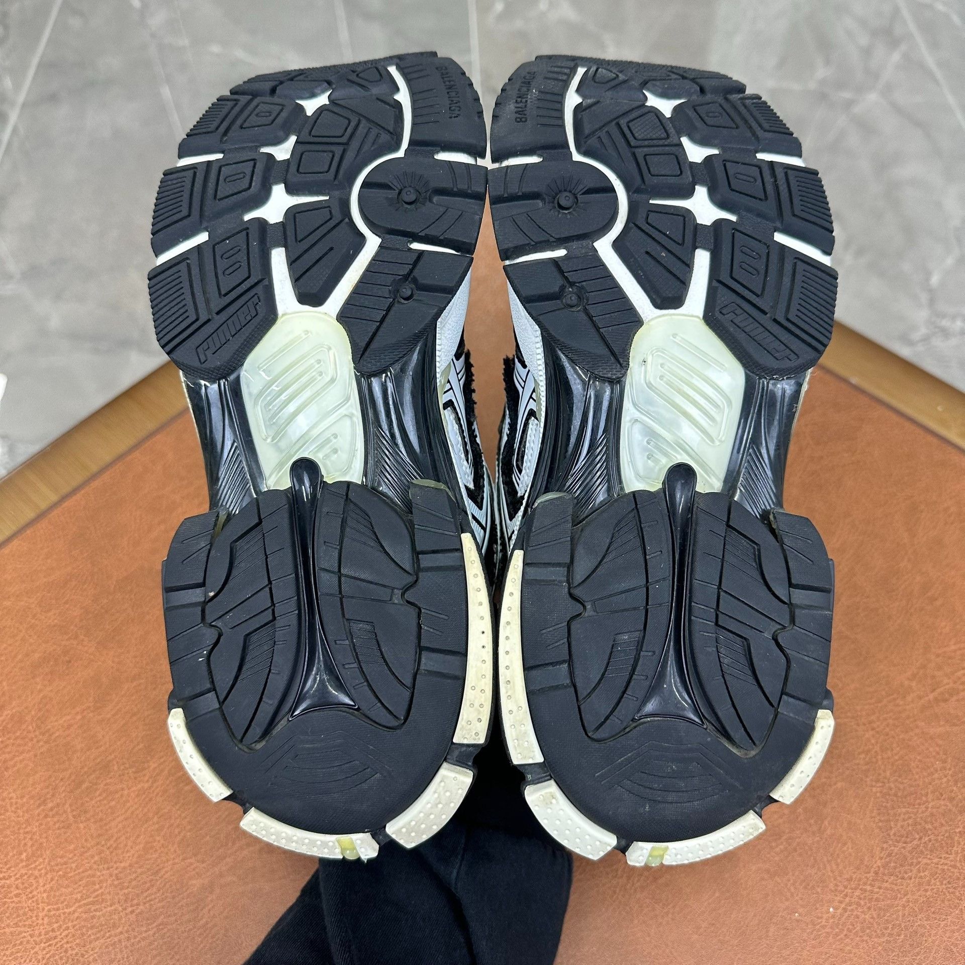 Balenciaga Balenciaga Running Black Lowtop Sneakers it_36 Women Size US 6 / IT 36 - 6 Thumbnail