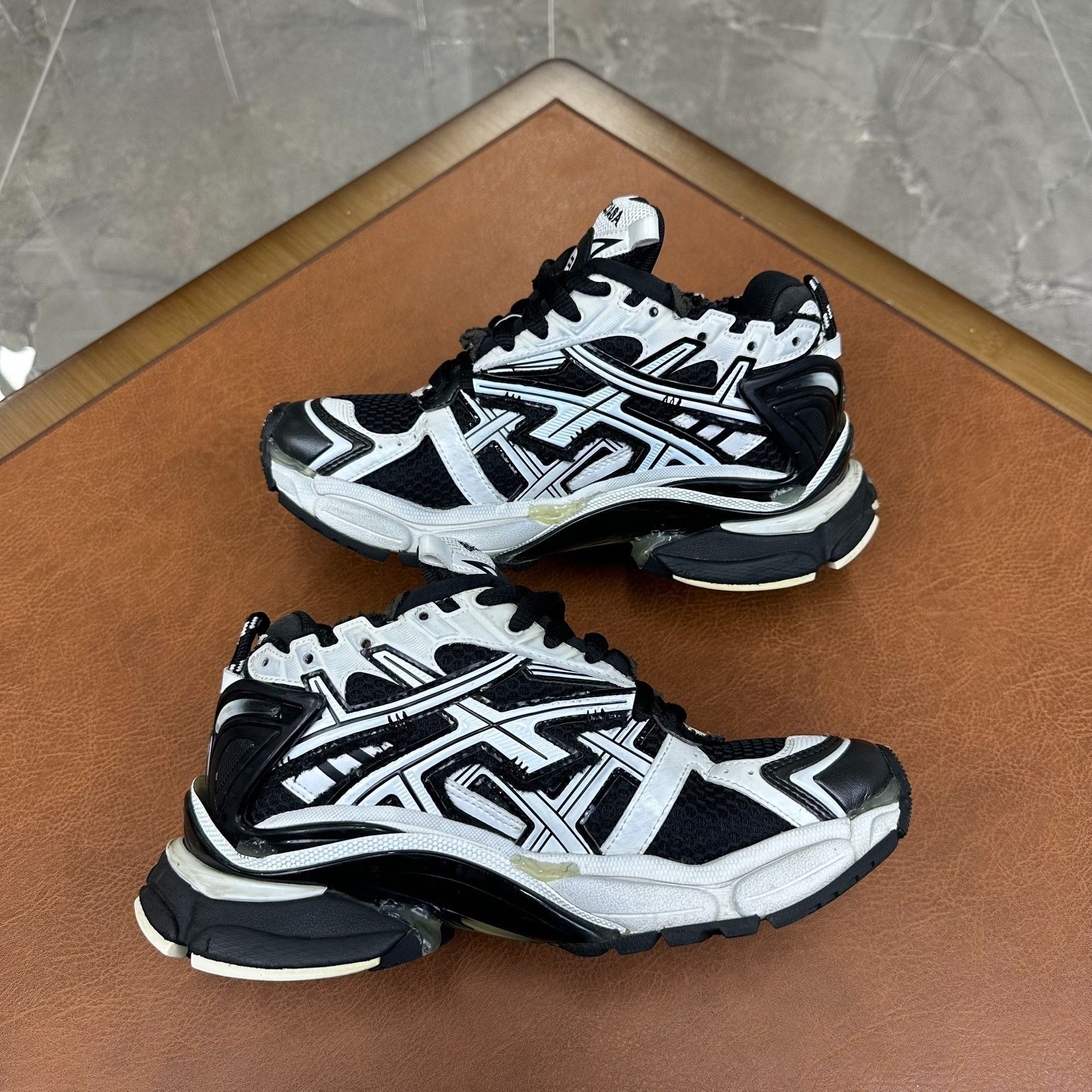 Balenciaga Balenciaga Running Black Lowtop Sneakers it_36 Women Size US 6 / IT 36 - 4 Thumbnail