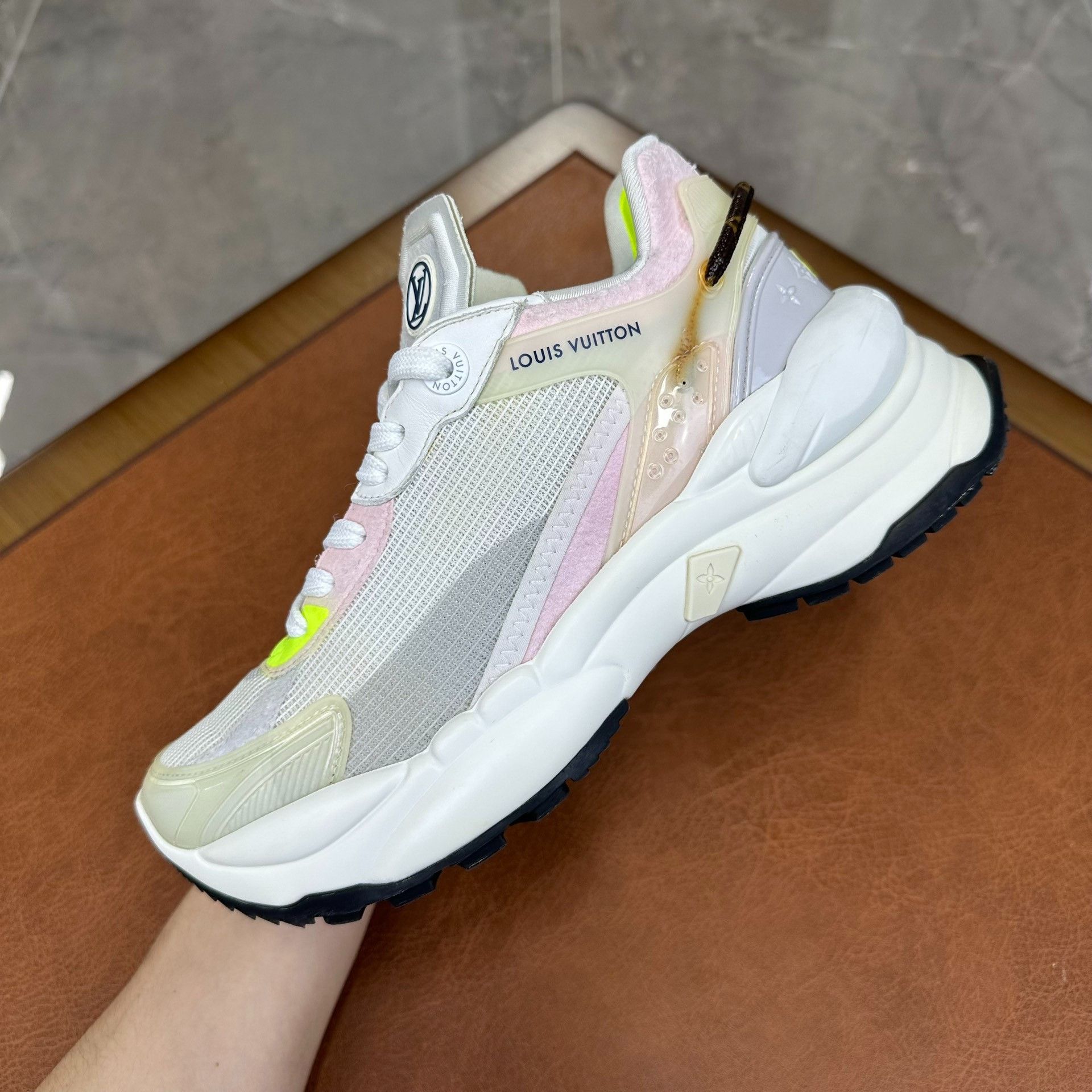 Louis Vuitton Louis Vuitton Leather Gray Lowtop Sneakers it_36 Women Size US 6 / IT 36 - 7 Thumbnail