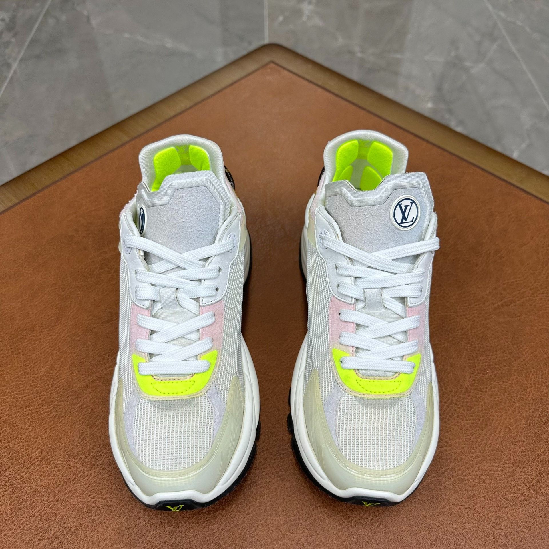 Louis Vuitton Louis Vuitton Leather Gray Lowtop Sneakers it_36 Women Size US 6 / IT 36 - 2 Thumbnail