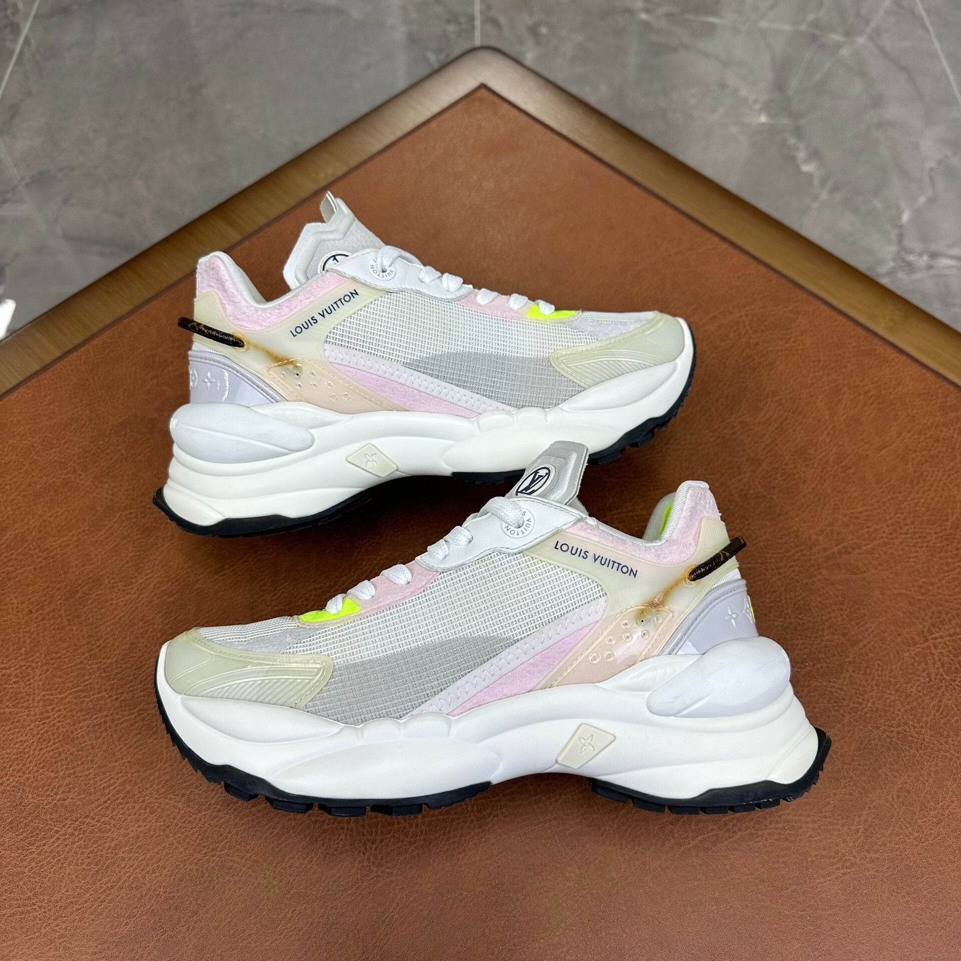 Louis Vuitton Louis Vuitton Leather Gray Lowtop Sneakers it_36 Women Size US 6 / IT 36 - 4 Thumbnail