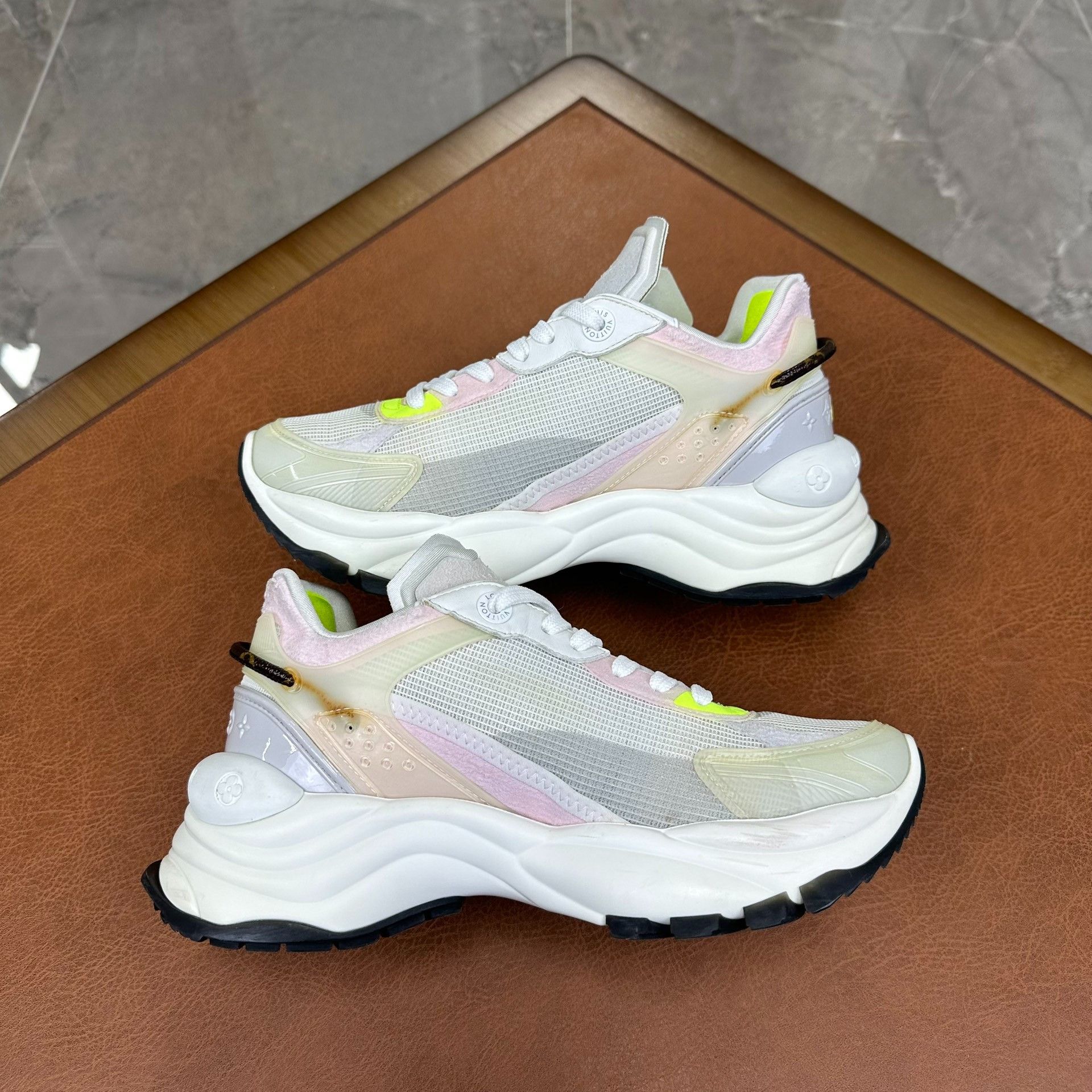 Louis Vuitton Louis Vuitton Leather Gray Lowtop Sneakers it_36 Women Size US 6 / IT 36 - 5 Thumbnail