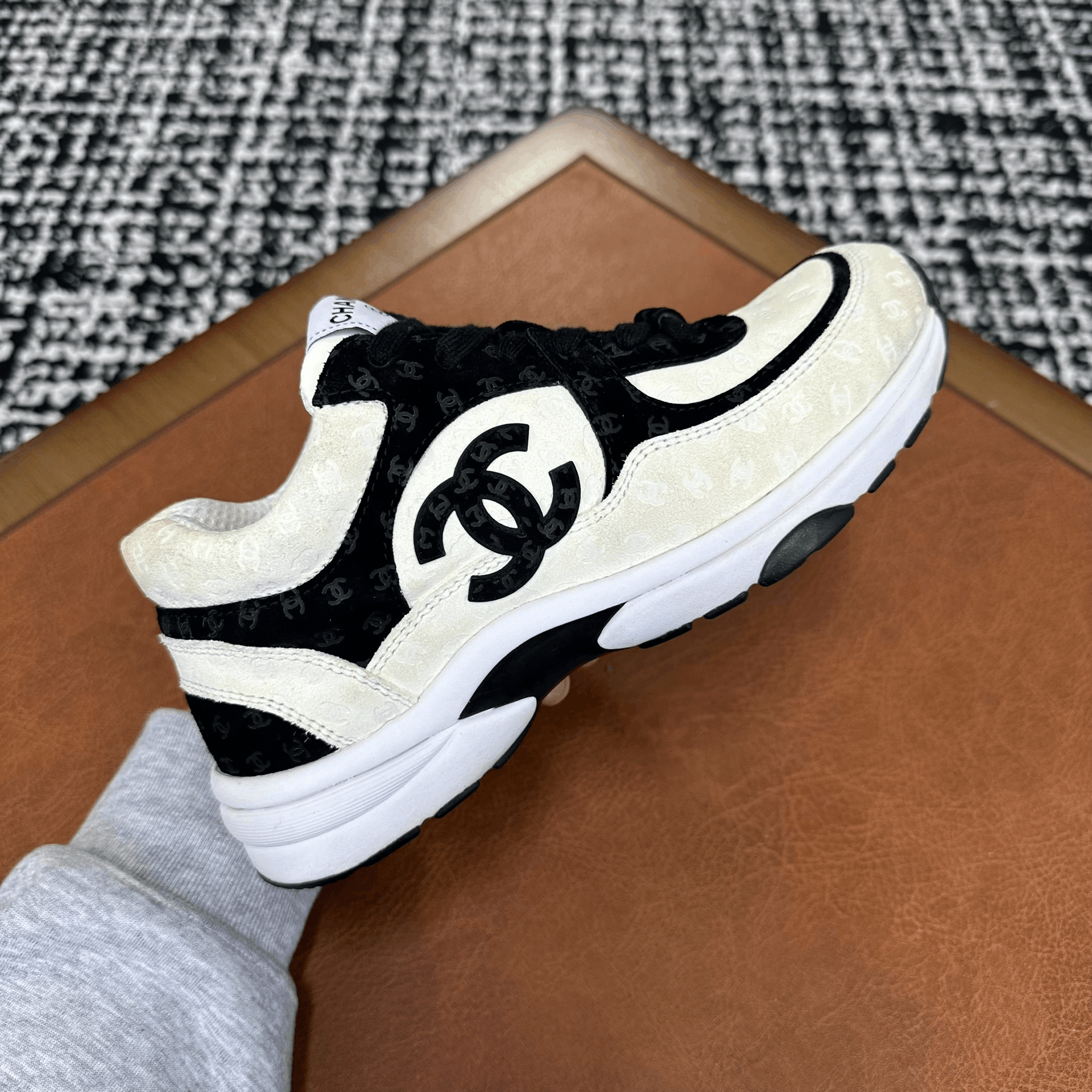 Chanel Chanel Casual Black Lowtop Sneakers it_37 Women Size US 7 / IT 37 - 4 Thumbnail