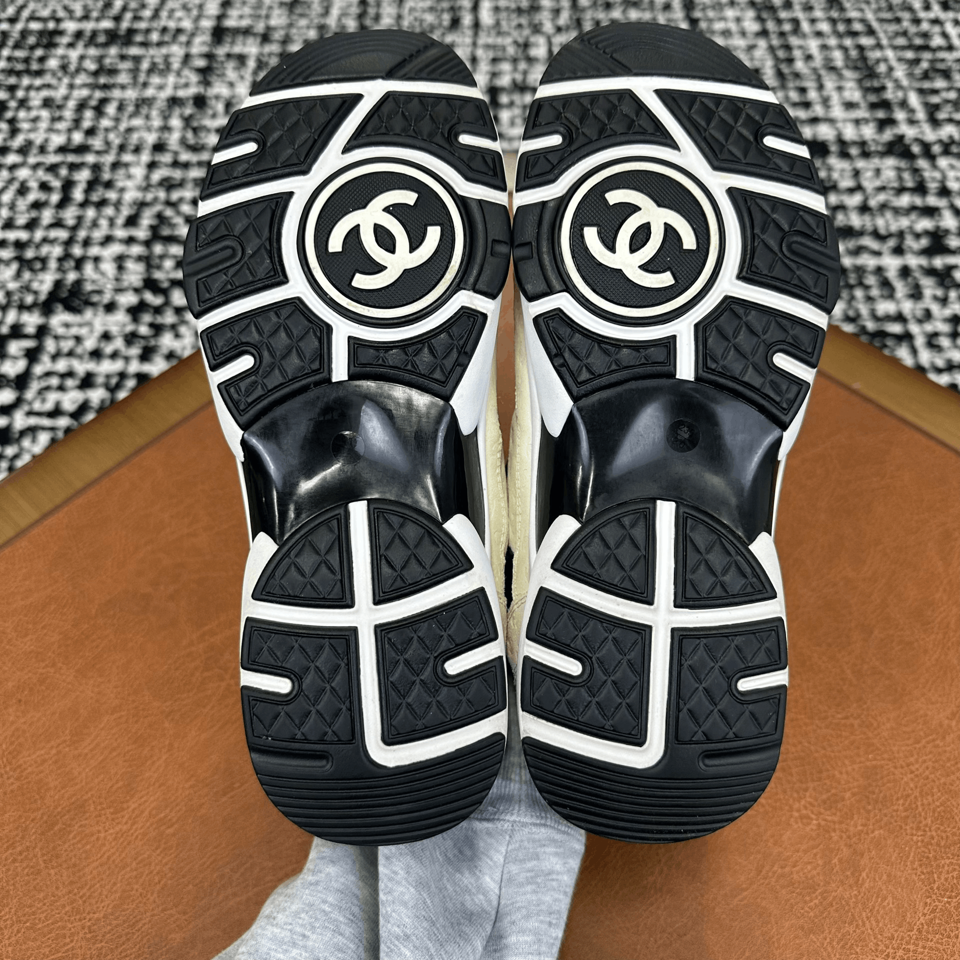 Chanel Chanel Casual Black Lowtop Sneakers it_37 Women Size US 7 / IT 37 - 8 Thumbnail