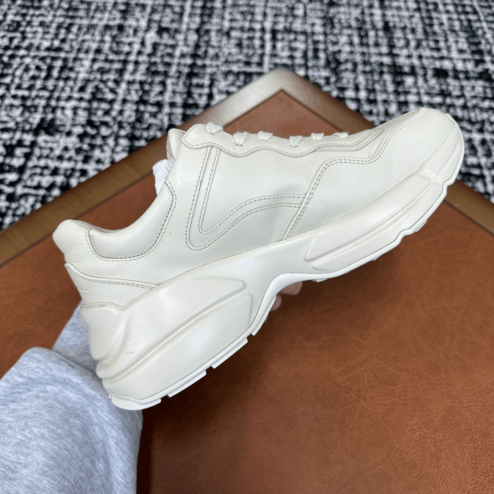 Gucci Gucci Retro White Lowtop Sneakers it_37 Women Size US 7 / IT 37 - 2 Thumbnail