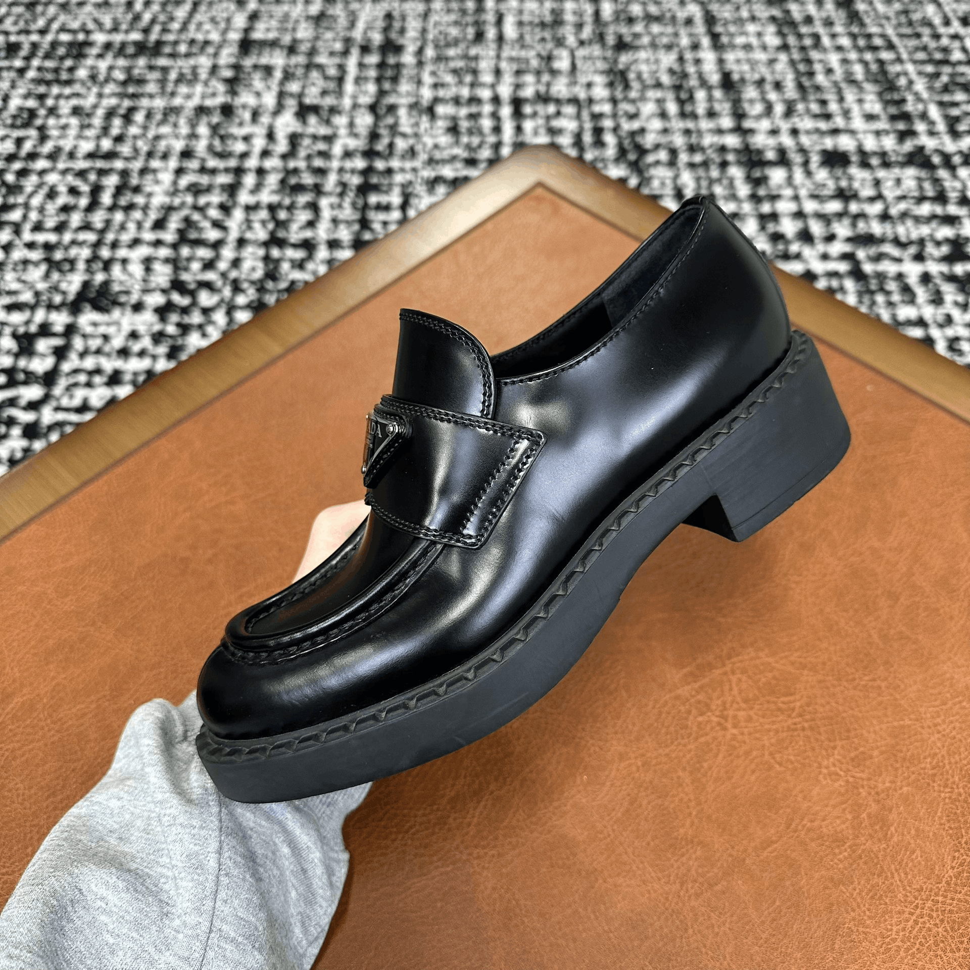Prada Prada Casual Black Lowtop Sneakers it_35 Women Size US 5 / IT 35 - 4 Thumbnail