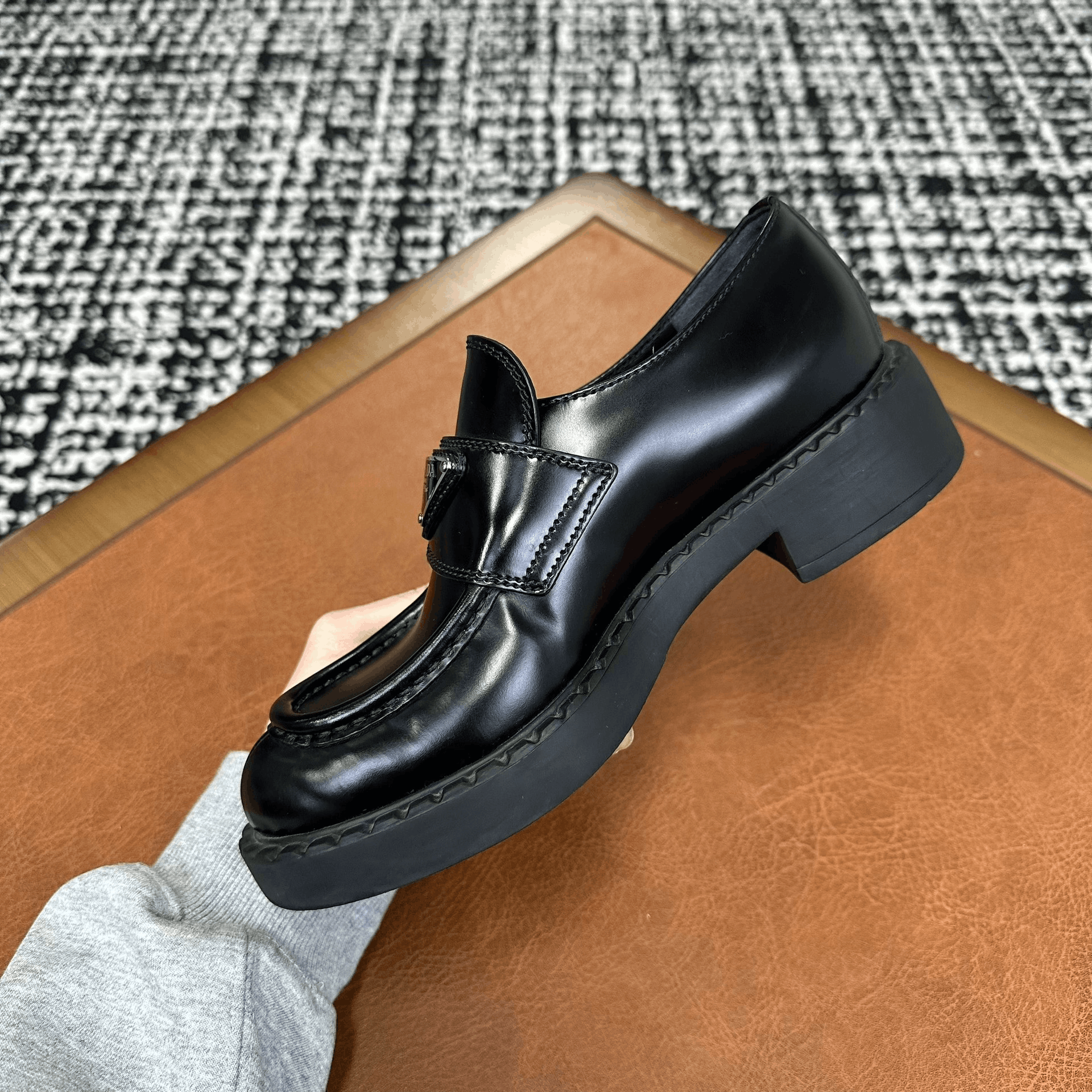 Prada Prada Casual Black Lowtop Sneakers it_35 Women Size US 5 / IT 35 - 6 Thumbnail