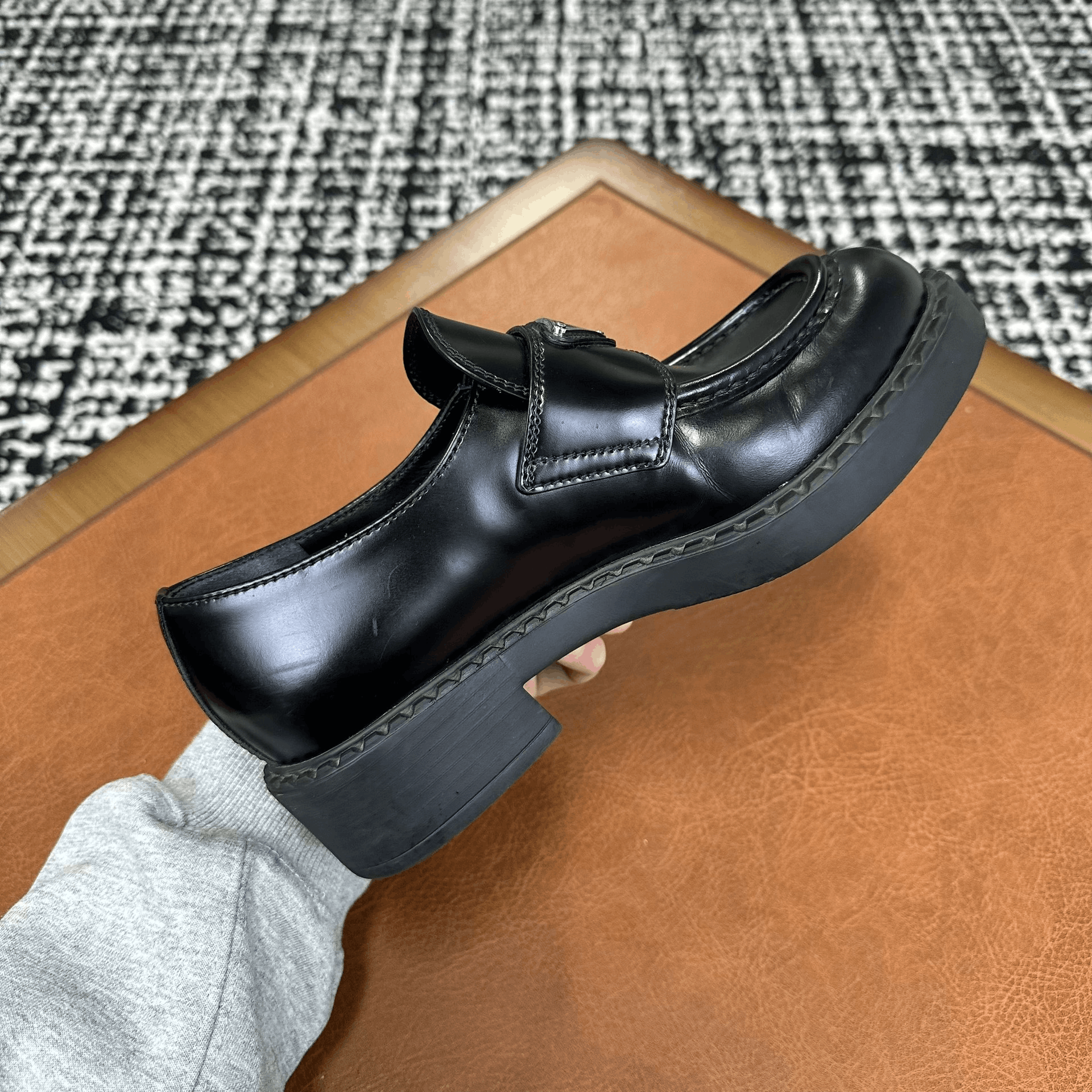 Prada Prada Casual Black Lowtop Sneakers it_35 Women Size US 5 / IT 35 - 5 Thumbnail