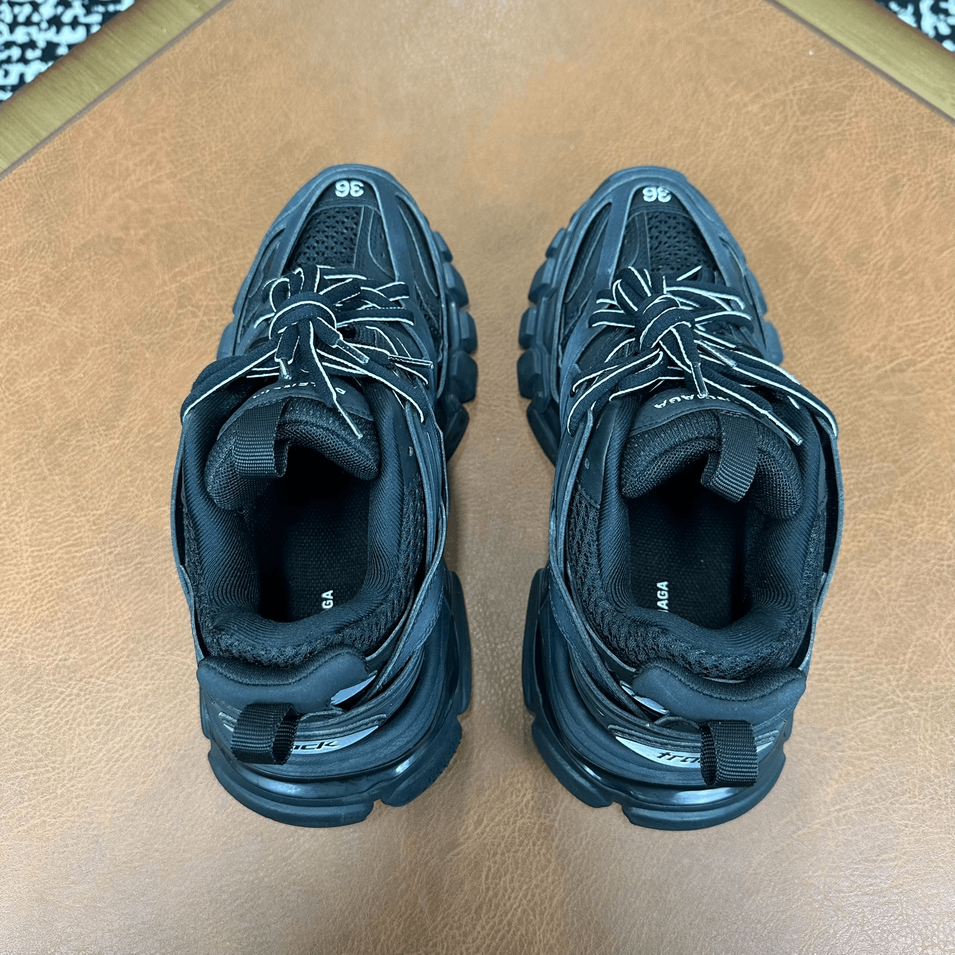 Balenciaga Balenciaga Black Lowtop Sneakers it_36 Women Size US 6 / IT 36 - 3 Thumbnail
