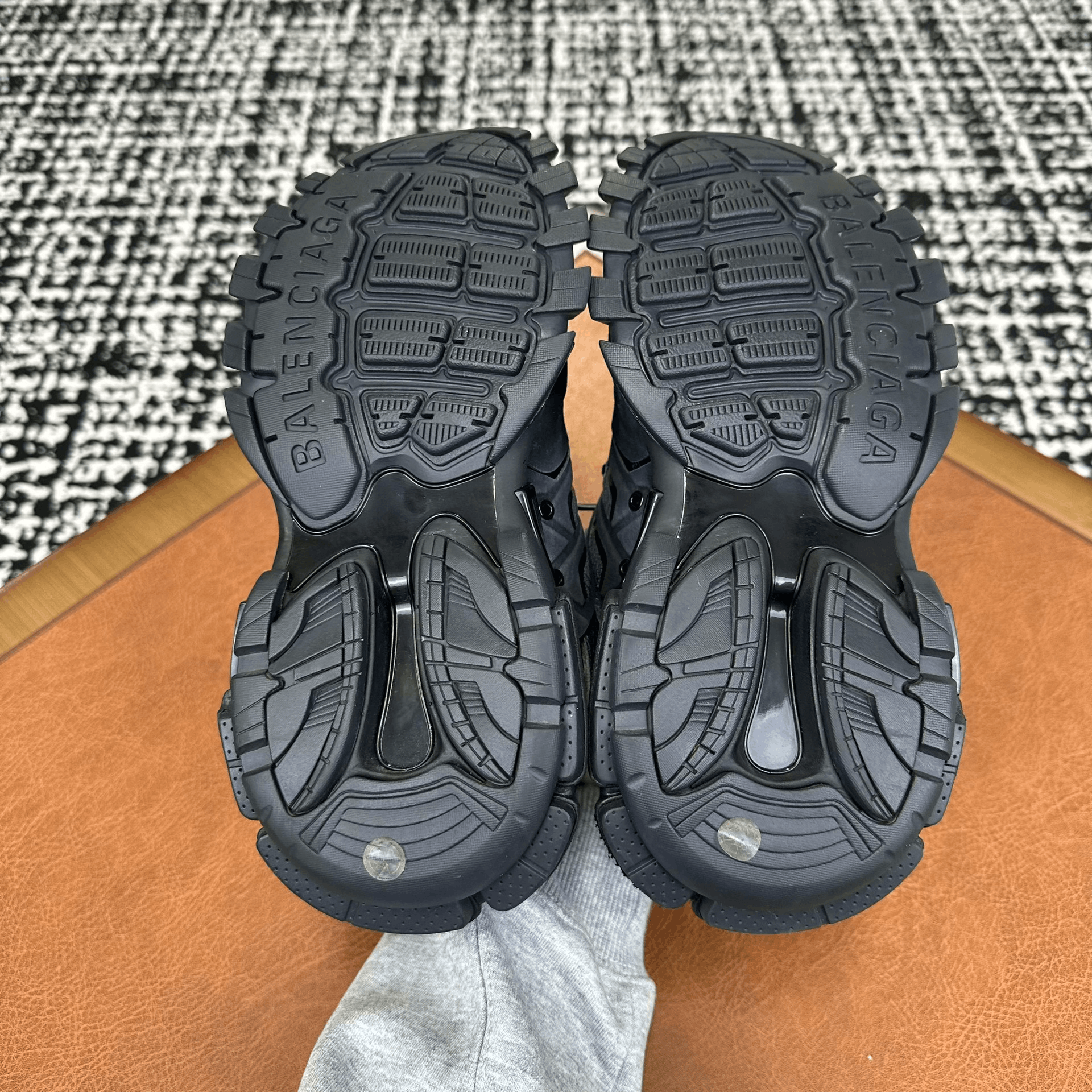 Balenciaga Balenciaga Black Lowtop Sneakers it_36 Women Size US 6 / IT 36 - 7 Thumbnail