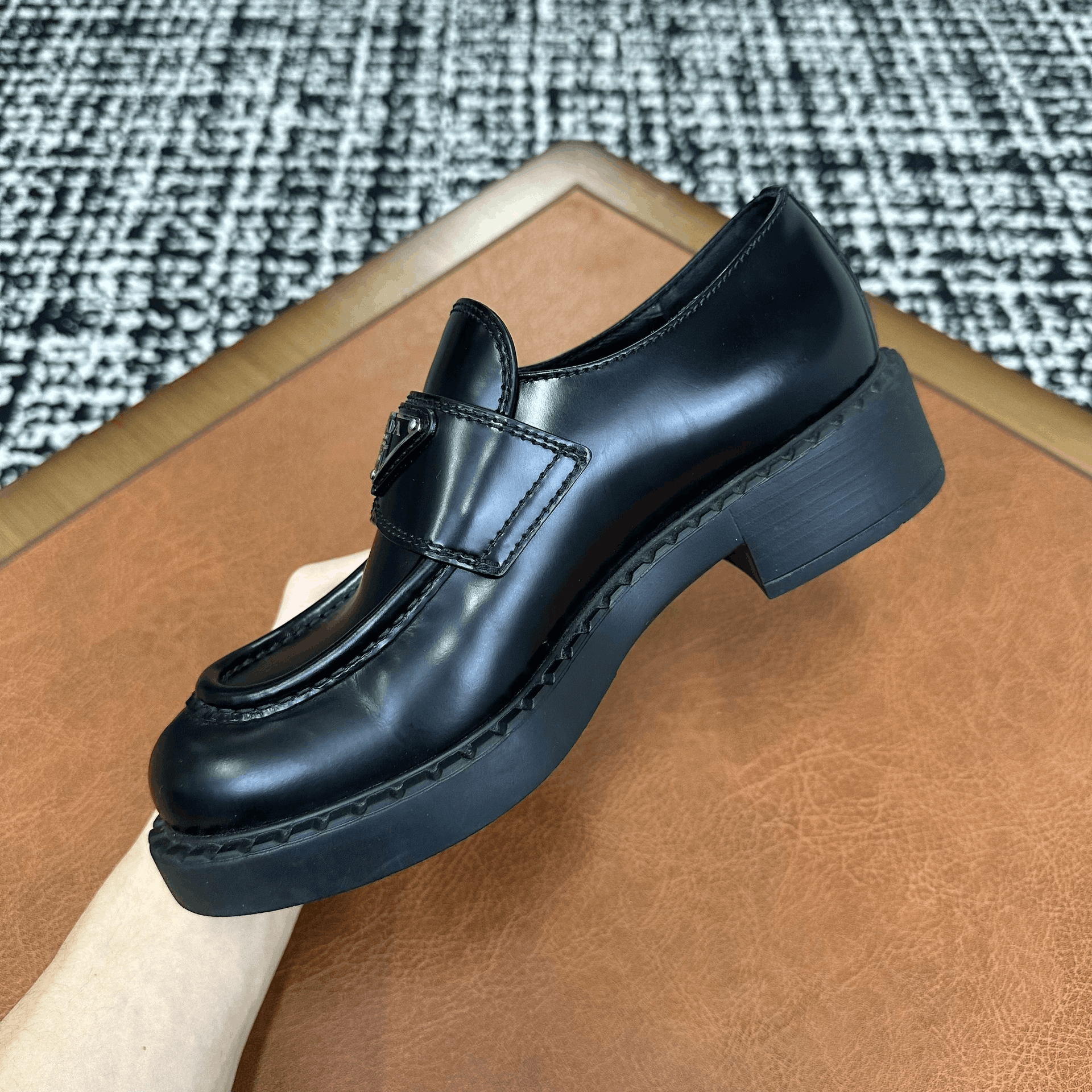 Prada Prada Black Lowtop Sneakers it_36 Women Size US 6 / IT 36 - 7 Thumbnail