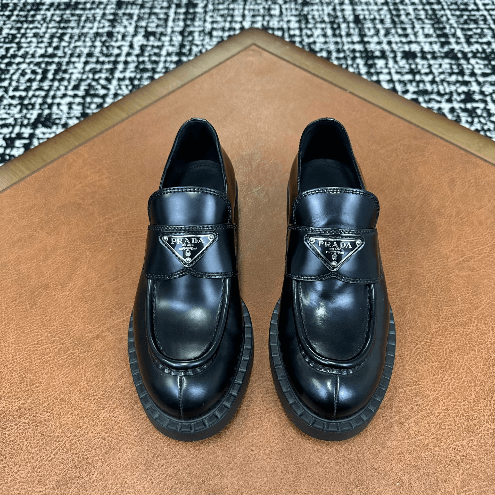 Prada Prada Black Lowtop Sneakers it_36 Women Size US 6 / IT 36 - 2 Thumbnail