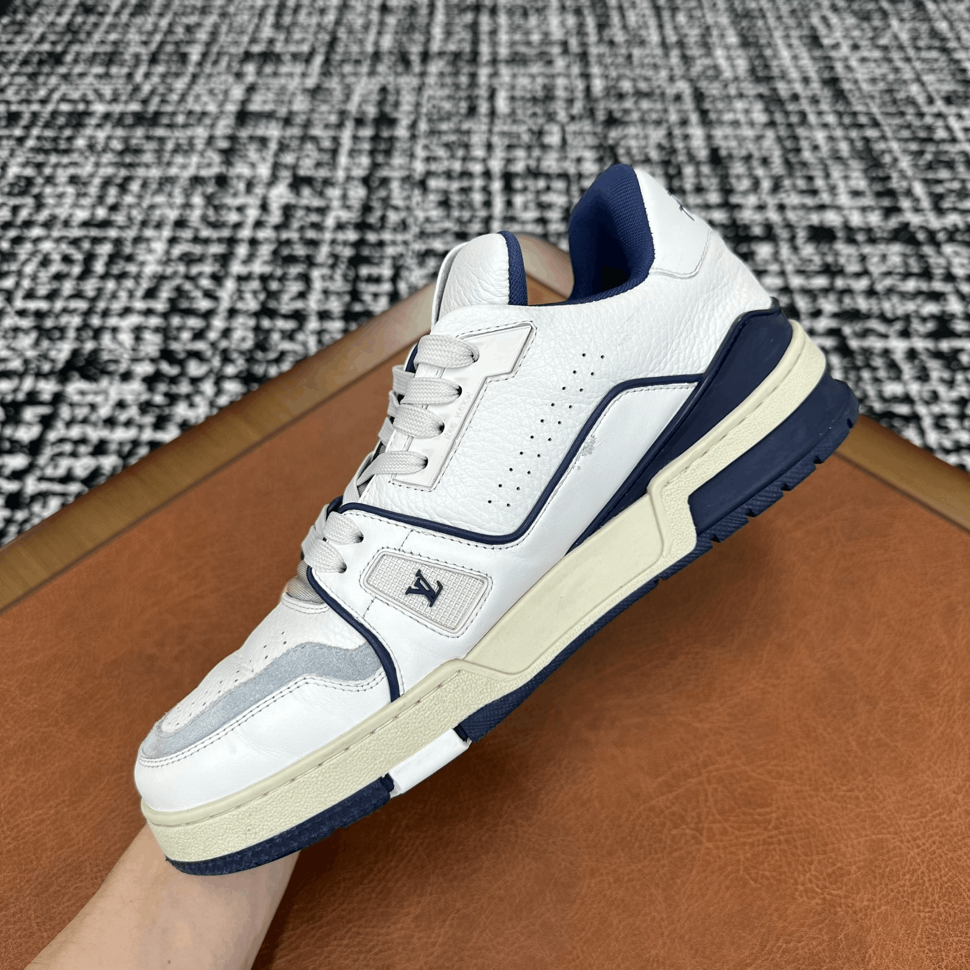 Louis Vuitton Louis Vuitton Training Blue Lowtop Sneakers 8 Men Size US 8 / EU 41 - 7 Thumbnail
