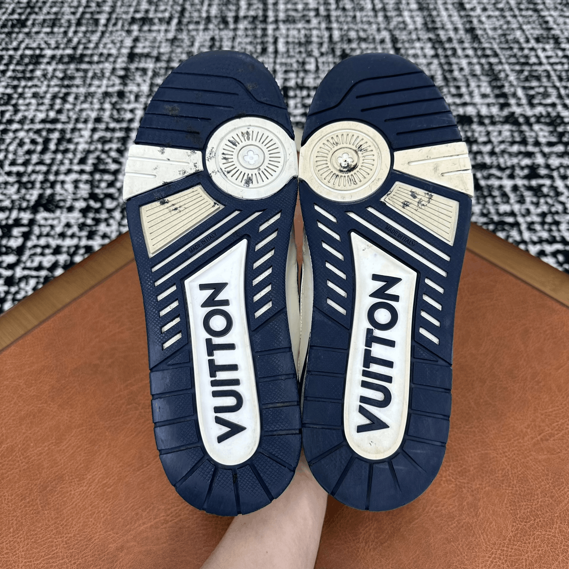 Louis Vuitton Louis Vuitton Training Blue Lowtop Sneakers 8 Men Size US 8 / EU 41 - 9 Thumbnail