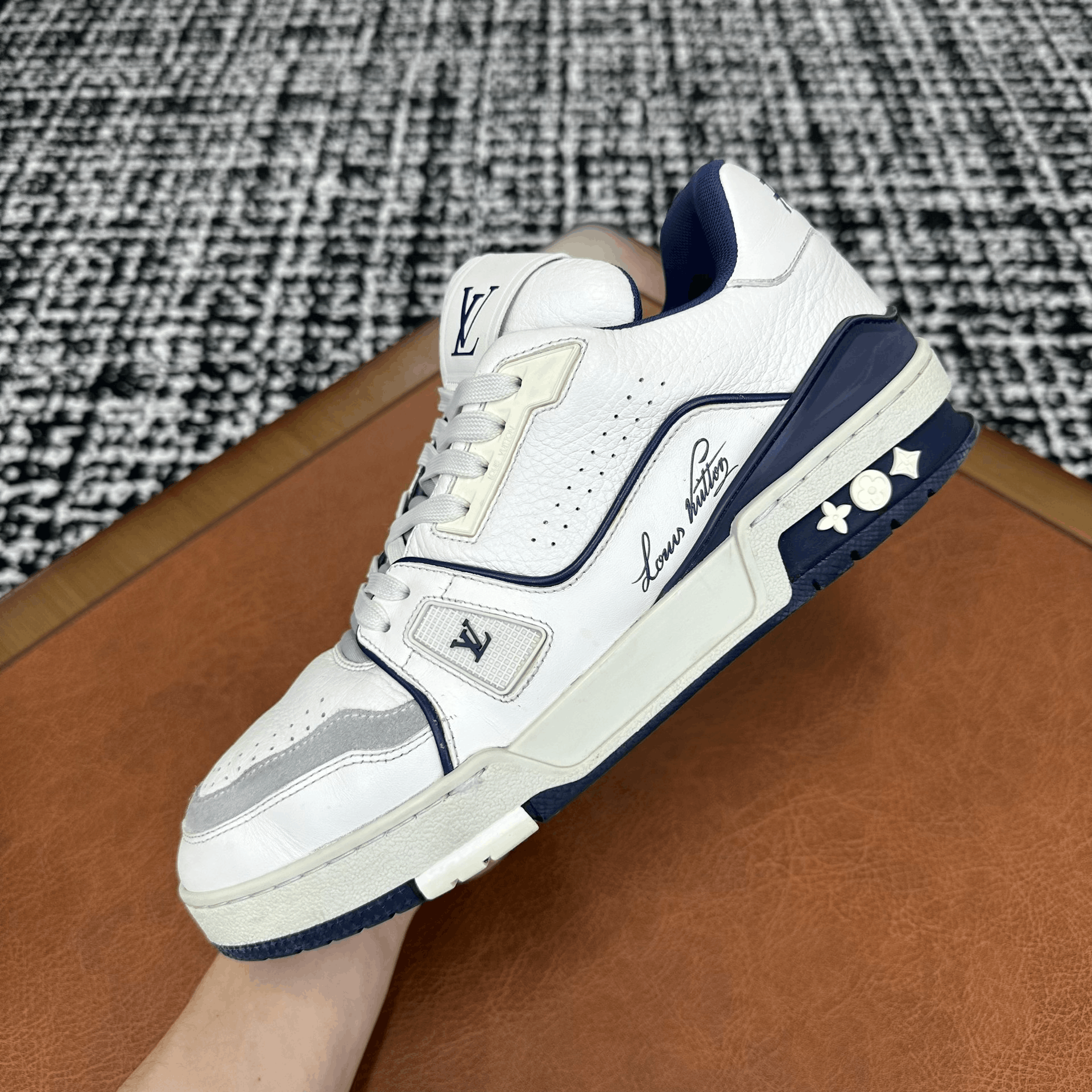 Louis Vuitton Louis Vuitton Training Blue Lowtop Sneakers 8 Men Size US 8 / EU 41 - 5 Thumbnail
