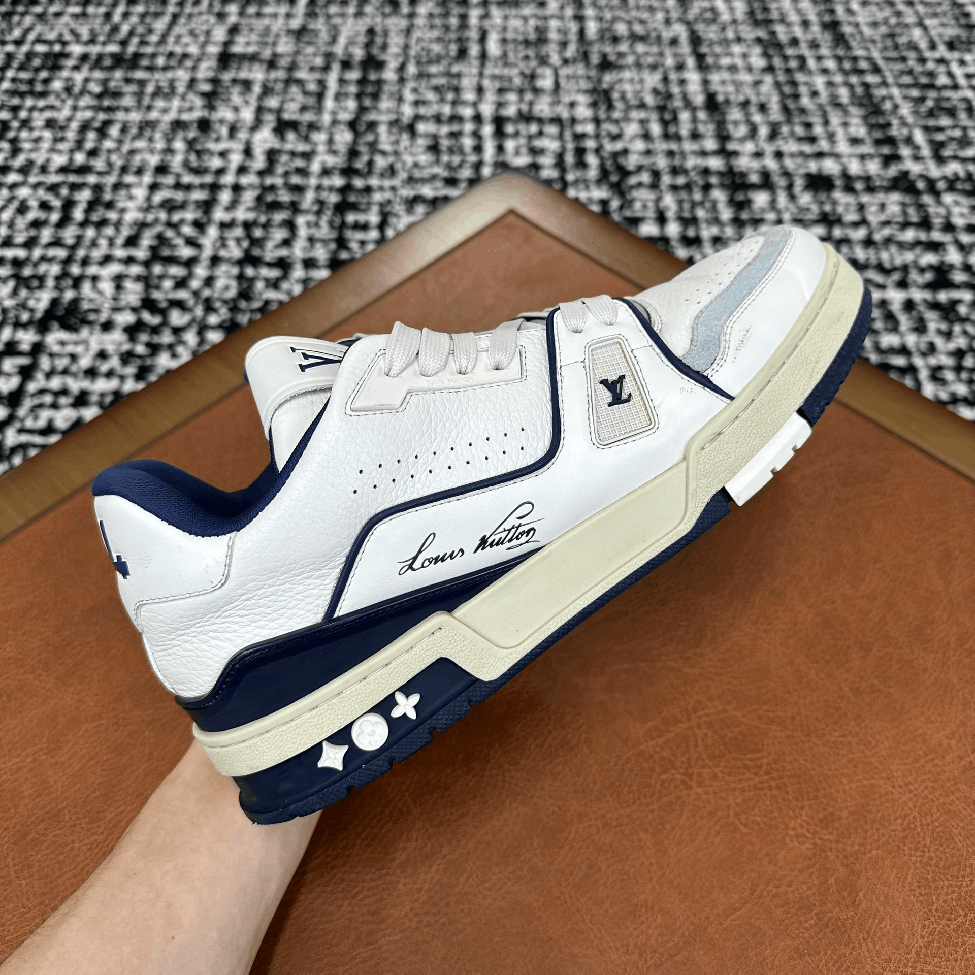 Louis Vuitton Louis Vuitton Training Blue Lowtop Sneakers 8 Men Size US 8 / EU 41 - 8 Thumbnail