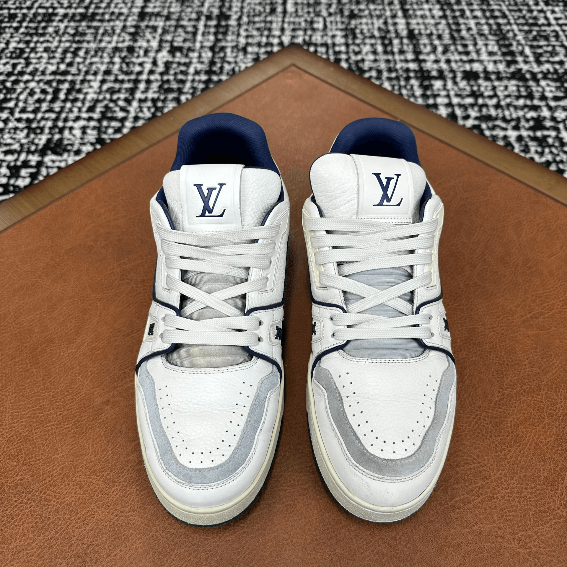 Louis Vuitton Louis Vuitton Training Blue Lowtop Sneakers 8 Men Size US 8 / EU 41 - 2 Thumbnail