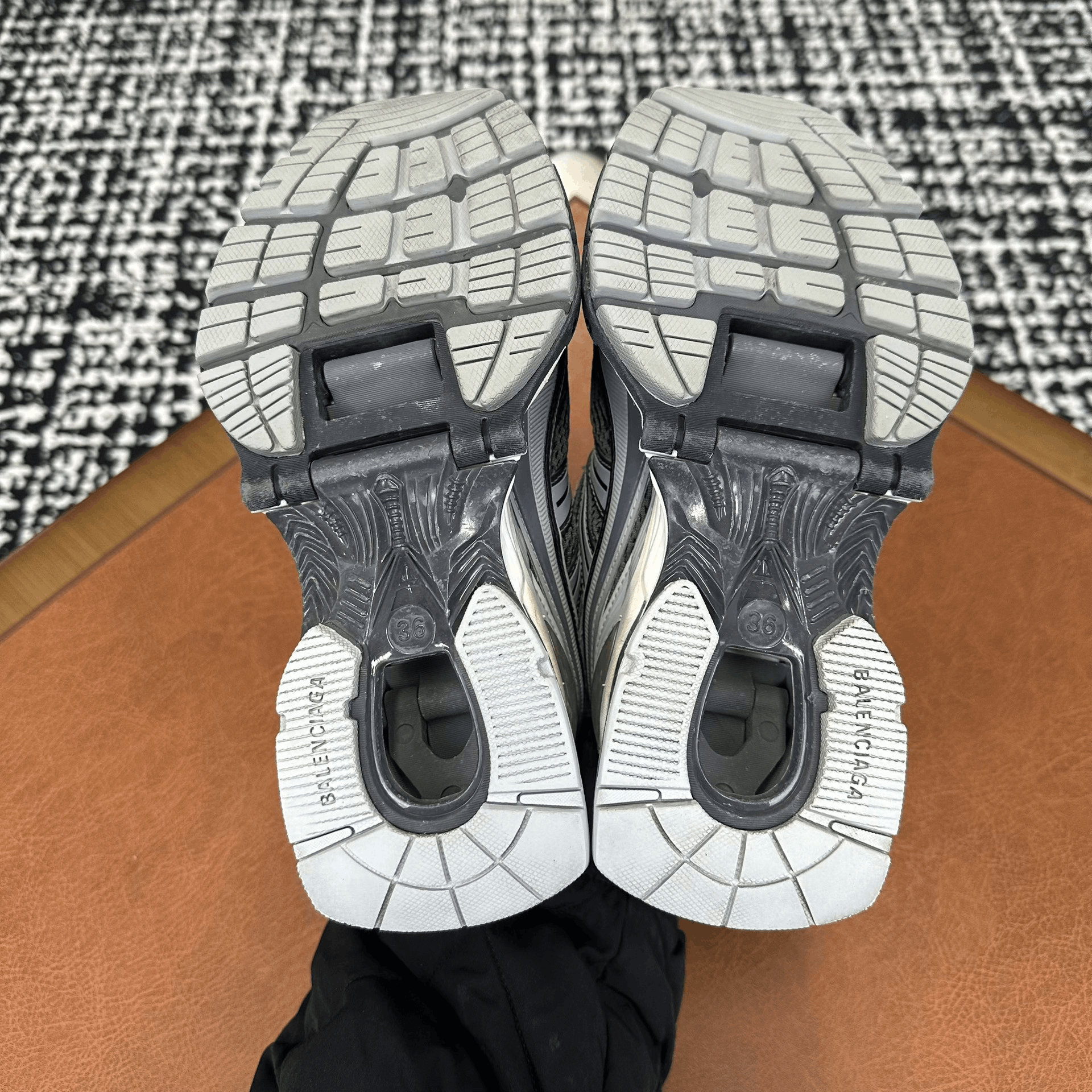 Balenciaga Balenciaga Mesh Brown Lowtop Sneakers it_36 Women Size US 6 / IT 36 - 4 Thumbnail