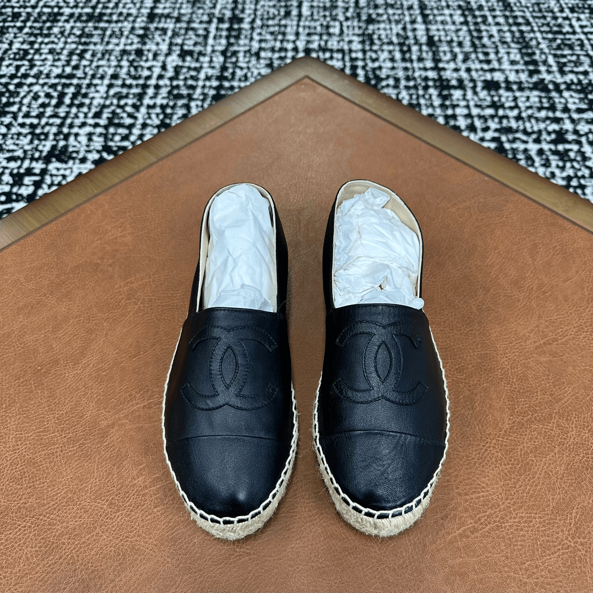Chanel Chanel Lowtop Sneakers it_38 Women Size US 8 / IT 38 - 2 Thumbnail