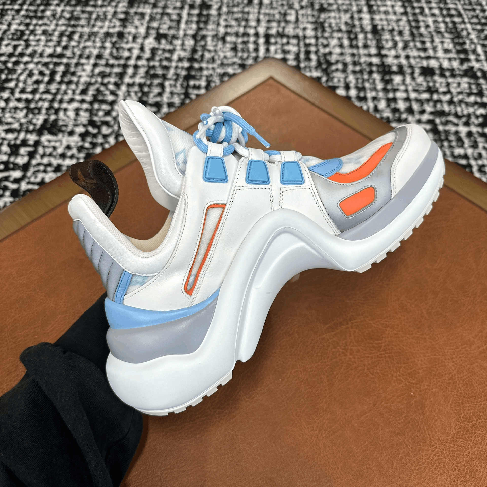 Louis Vuitton Louis Vuitton Blue Lowtop Sneakers it_37-5 Women Size US 7.5 / IT 37.5 - 4 Thumbnail