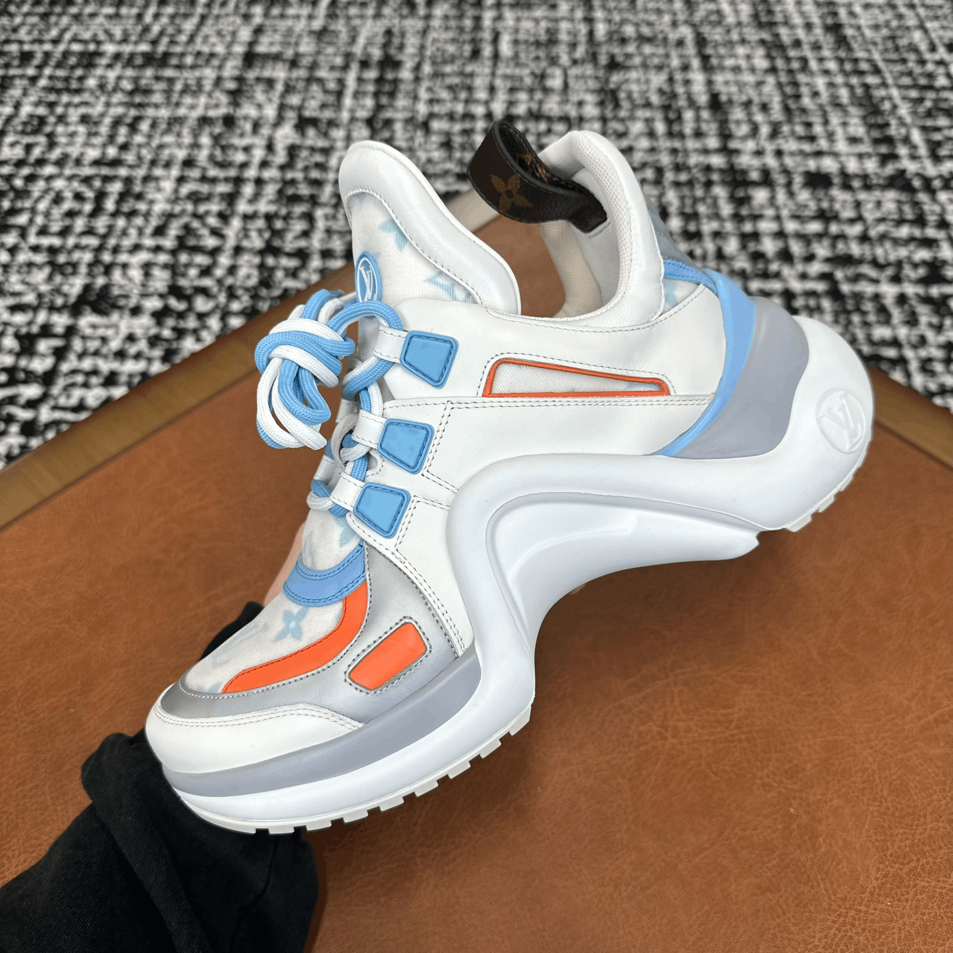 Louis Vuitton Louis Vuitton Blue Lowtop Sneakers it_37-5 Women Size US 7.5 / IT 37.5 - 5 Thumbnail