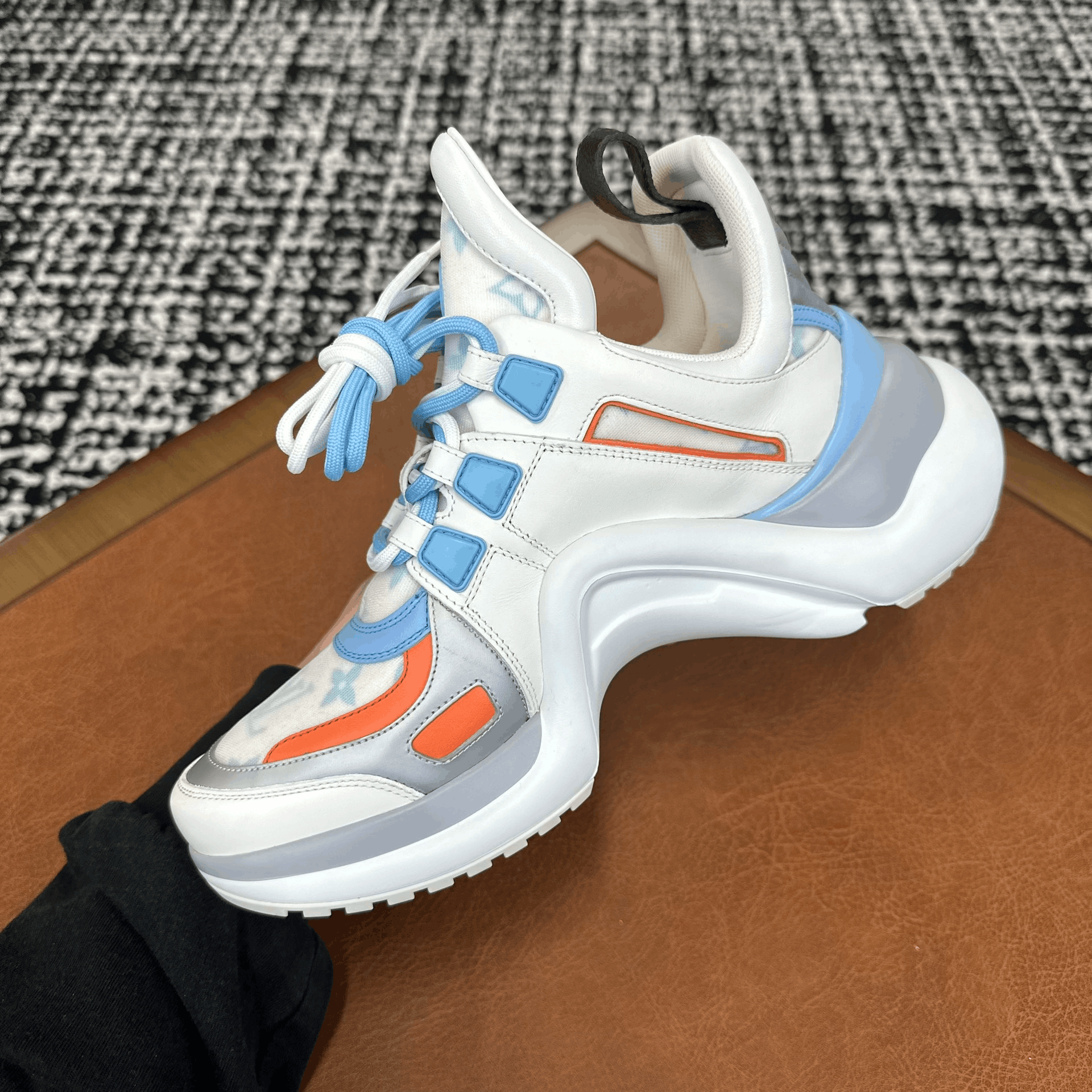 Louis Vuitton Louis Vuitton Blue Lowtop Sneakers it_37-5 Women Size US 7.5 / IT 37.5 - 7 Thumbnail