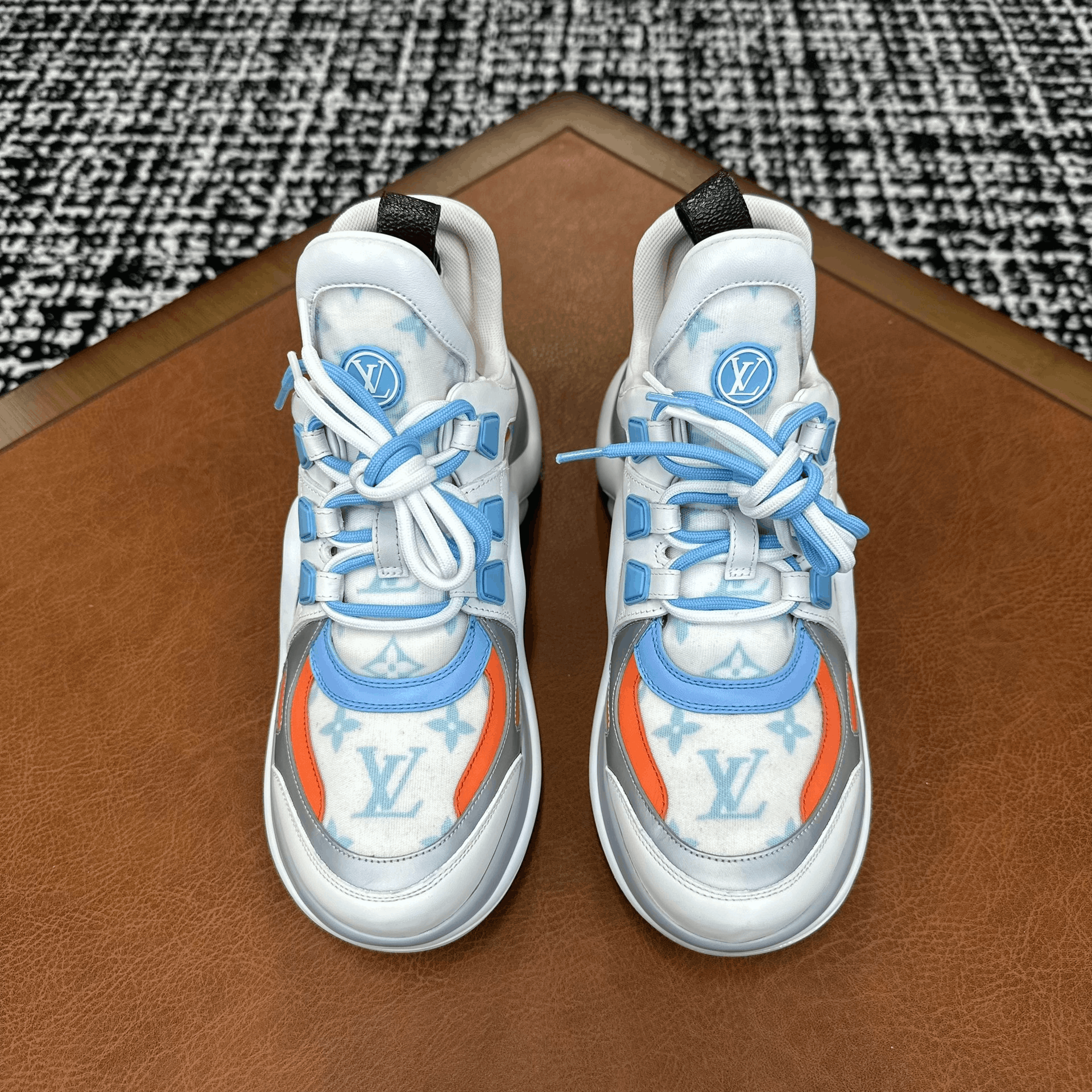 Louis Vuitton Louis Vuitton Blue Lowtop Sneakers it_37-5 Women Size US 7.5 / IT 37.5 - 2 Thumbnail