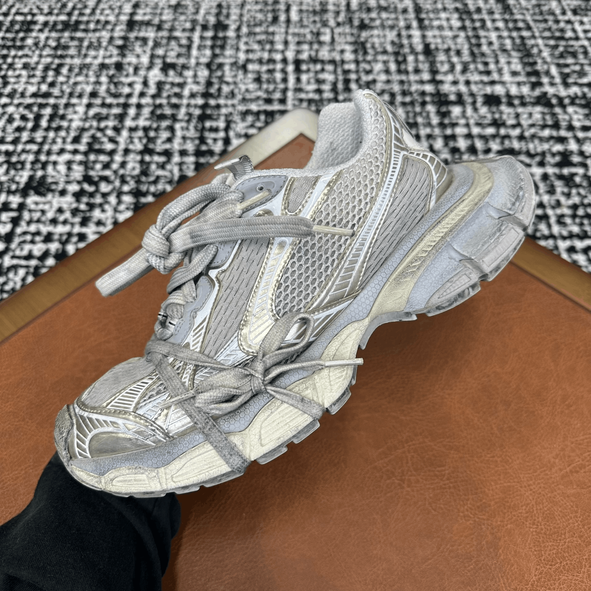 Balenciaga Balenciaga Mesh Beige Lowtop Sneakers 7 Men Size US 7 / EU 40 - 5 Thumbnail