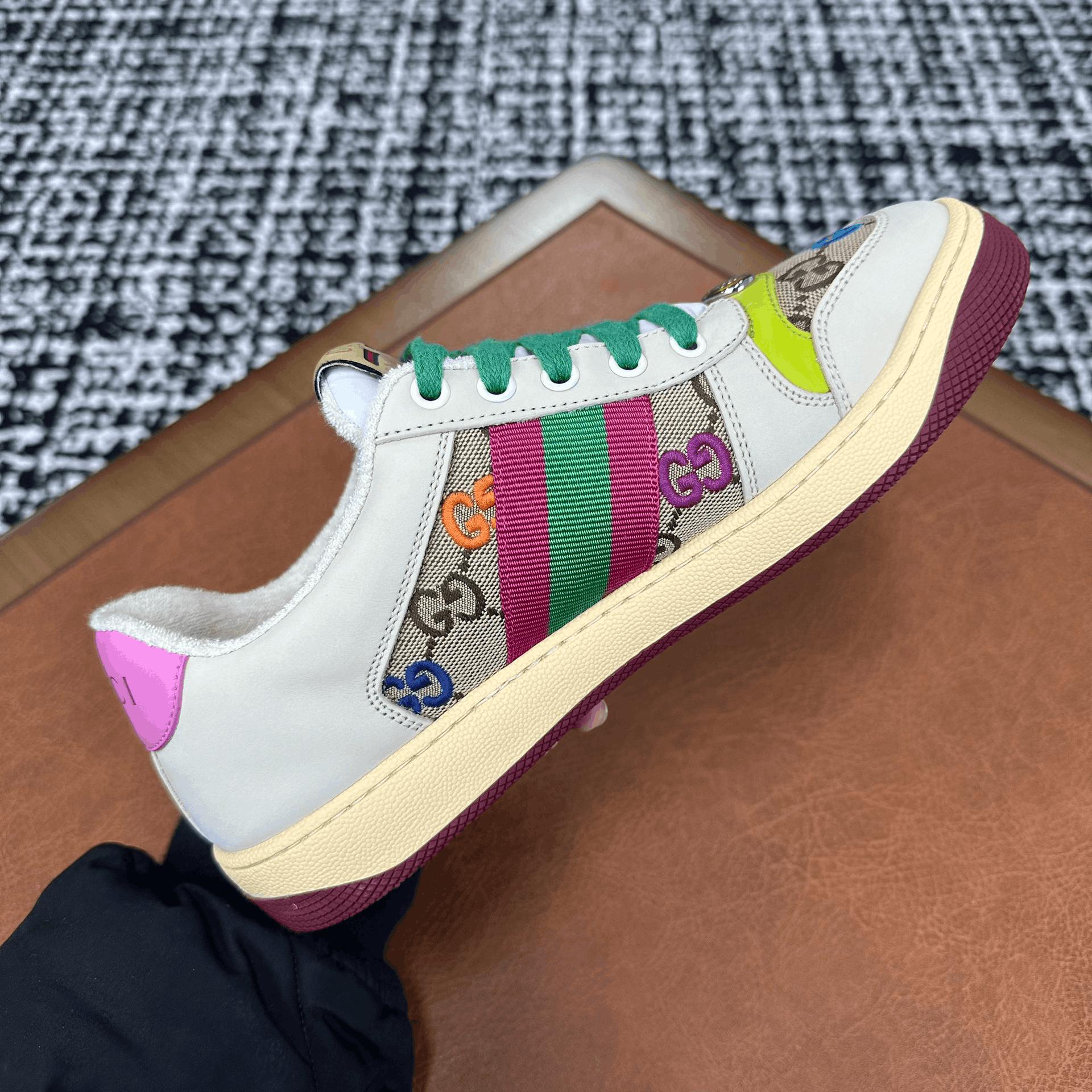 Gucci Gucci Canvas Embroidered Lowtop Sneakers it_38 Women Size US 8 / IT 38 - 6 Thumbnail
