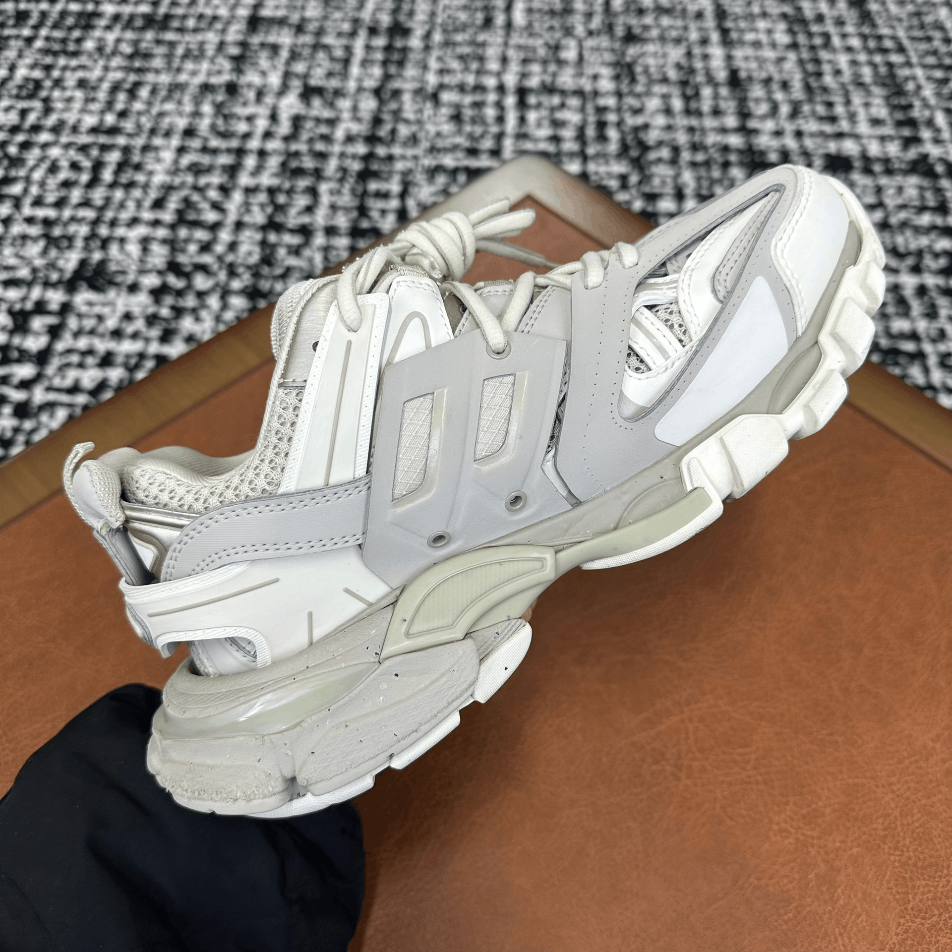 Balenciaga Balenciaga Brown Lowtop Sneakers it_38 Women Size US 8 / IT 38 - 6 Thumbnail