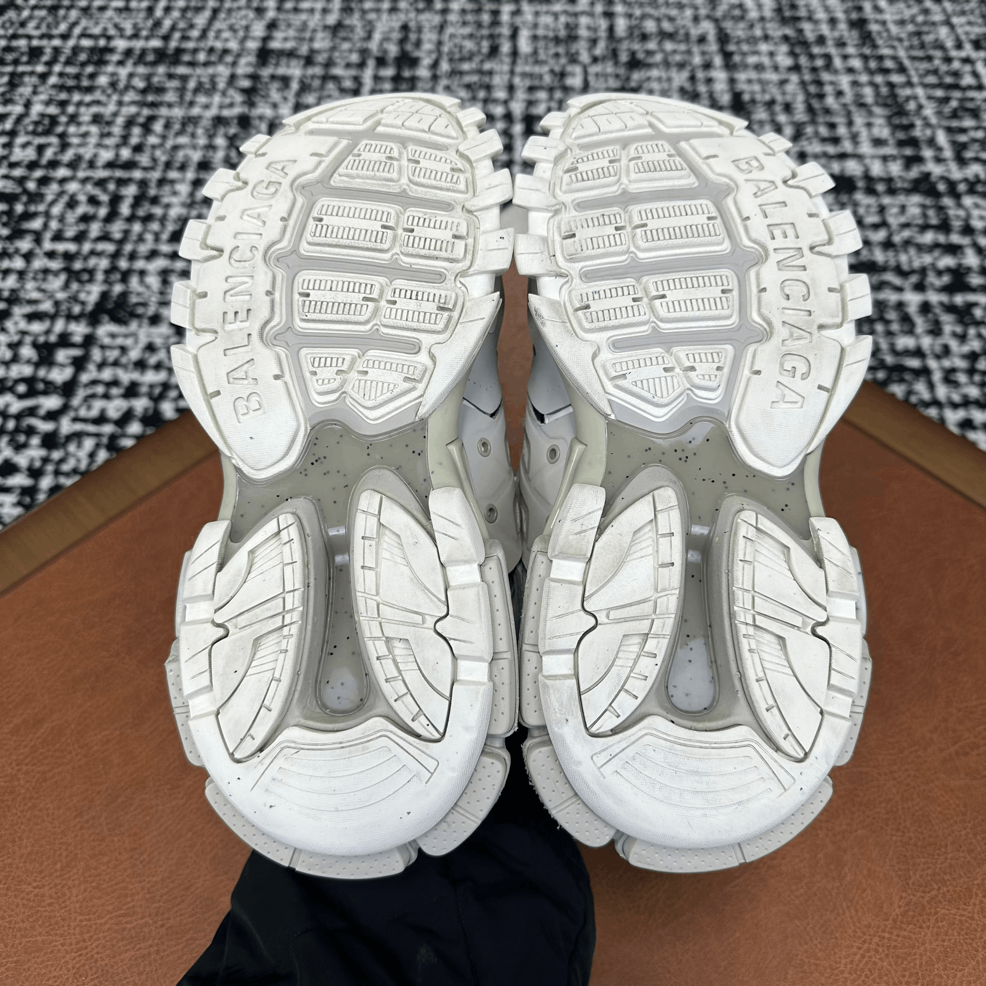 Balenciaga Balenciaga Brown Lowtop Sneakers it_38 Women Size US 8 / IT 38 - 4 Thumbnail