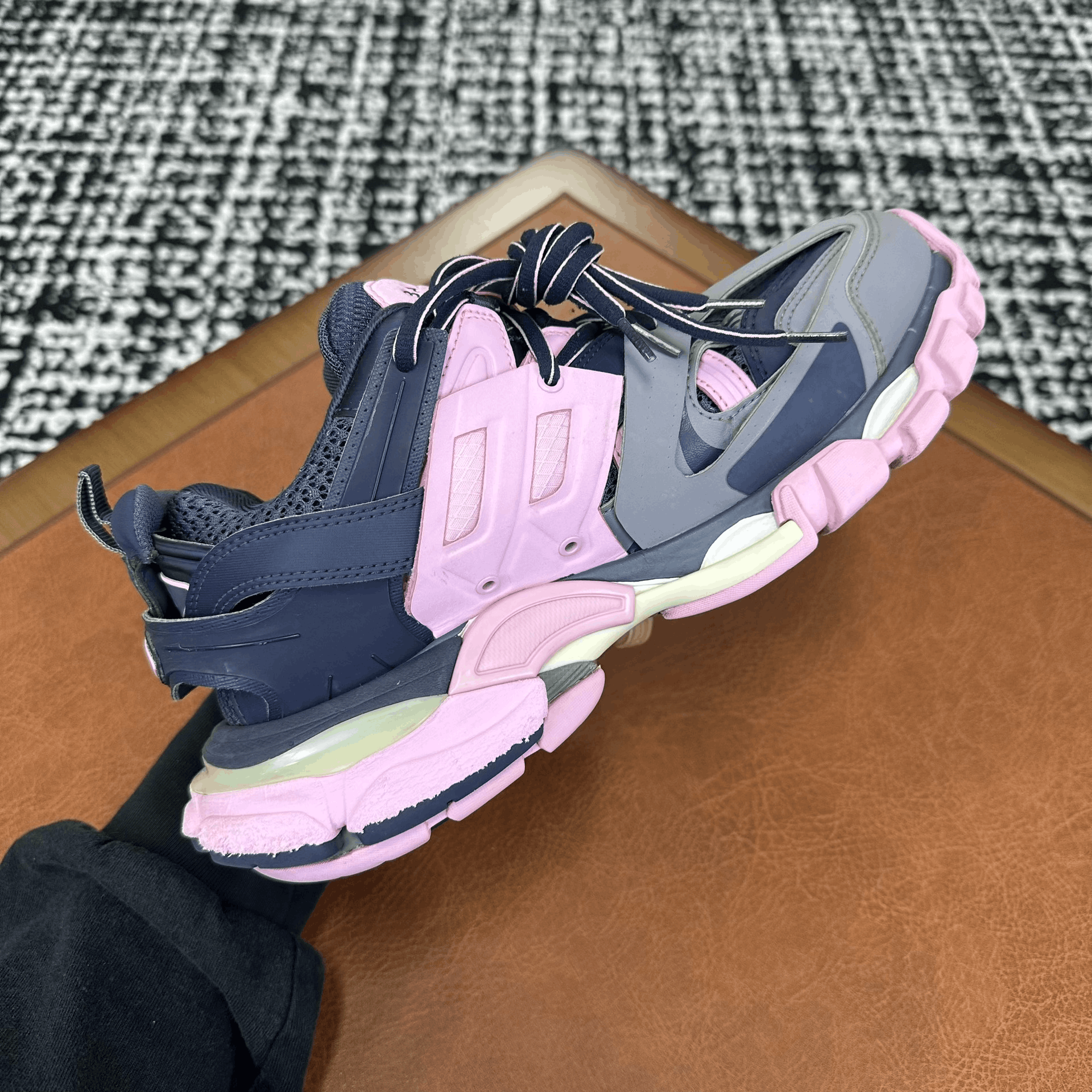 Balenciaga Balenciaga Pink Lowtop Sneakers it_38 Women Size US 8 / IT 38 - 7 Thumbnail