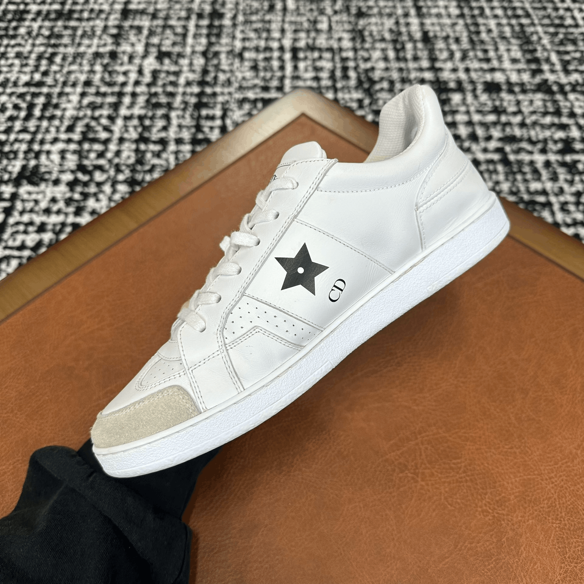 Dior Dior Leather White Lowtop Sneakers it_38-5 Women Size US 8.5 / IT 38.5 - 6 Thumbnail