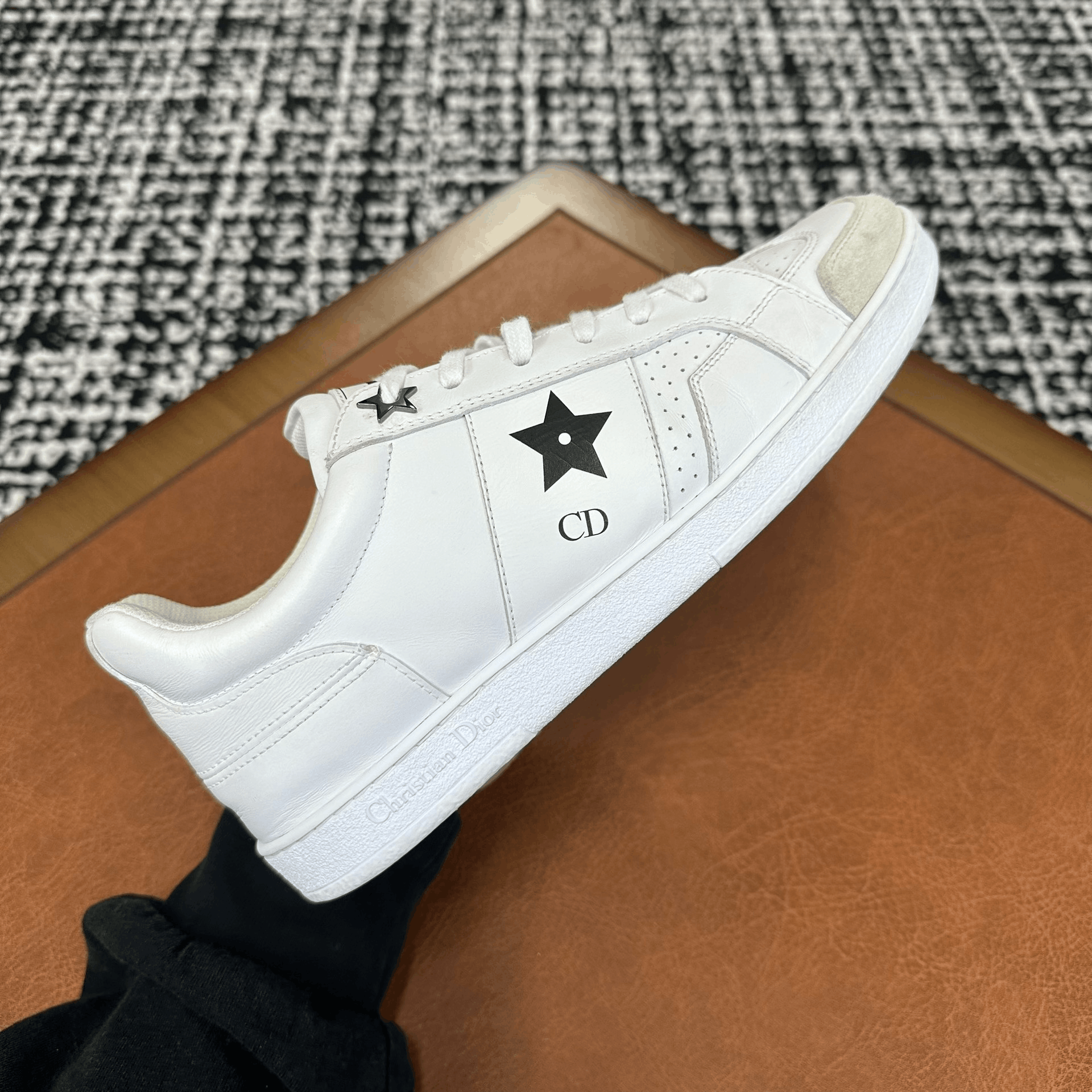 Dior Dior Leather White Lowtop Sneakers it_38-5 Women Size US 8.5 / IT 38.5 - 7 Thumbnail