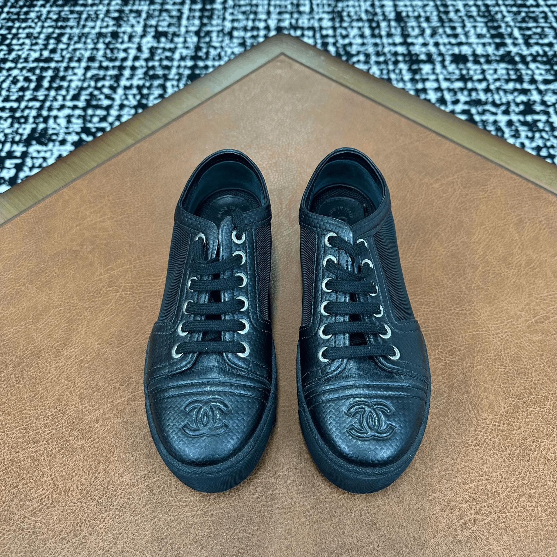 Chanel Chanel Black Lowtop Sneakers it_35 Women Size US 5 / IT 35 - 2 Thumbnail