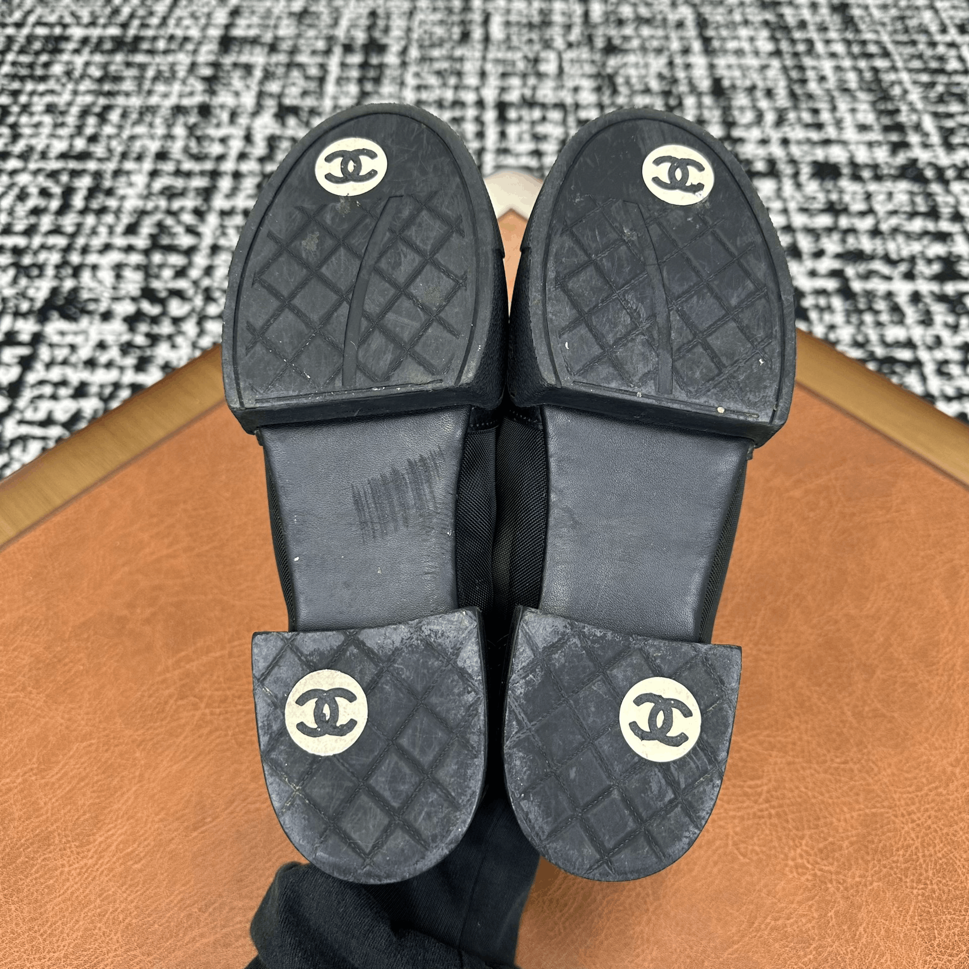 Chanel Chanel Black Lowtop Sneakers it_35 Women Size US 5 / IT 35 - 7 Thumbnail