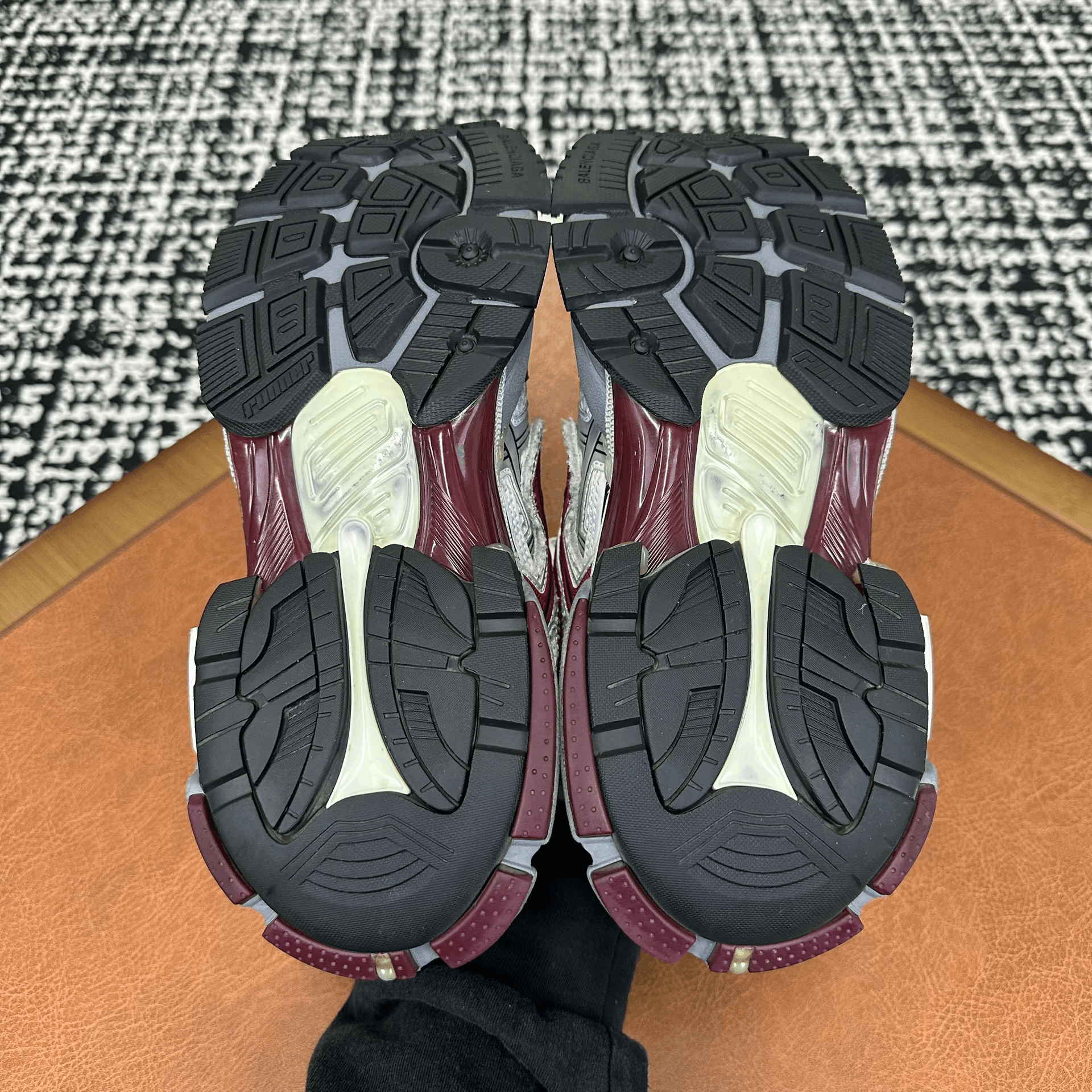 Balenciaga Balenciaga Running Gray Lowtop Sneakers it_38 Women Size US 8 / IT 38 - 8 Thumbnail