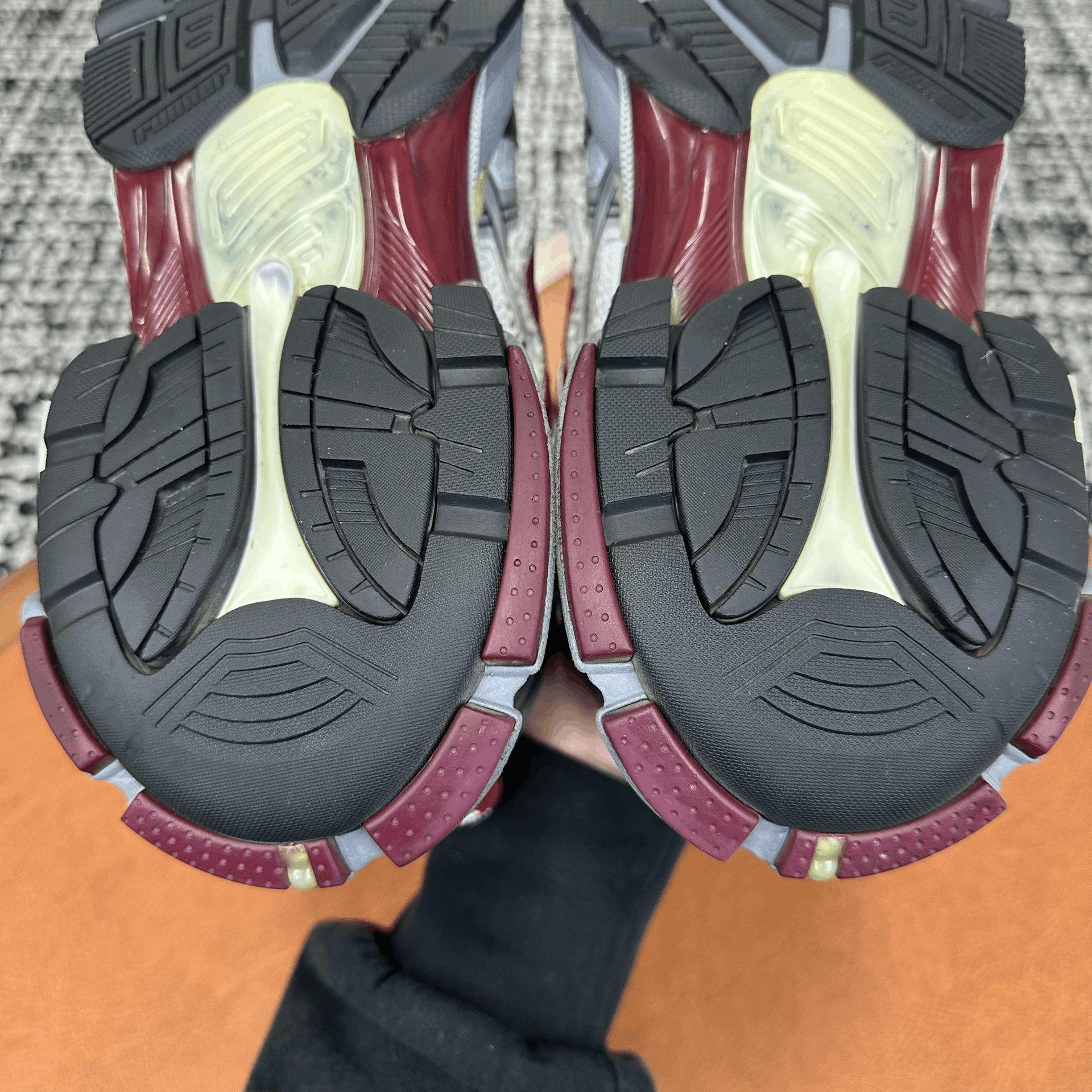 Balenciaga Balenciaga Running Gray Lowtop Sneakers it_38 Women Size US 8 / IT 38 - 9 Thumbnail