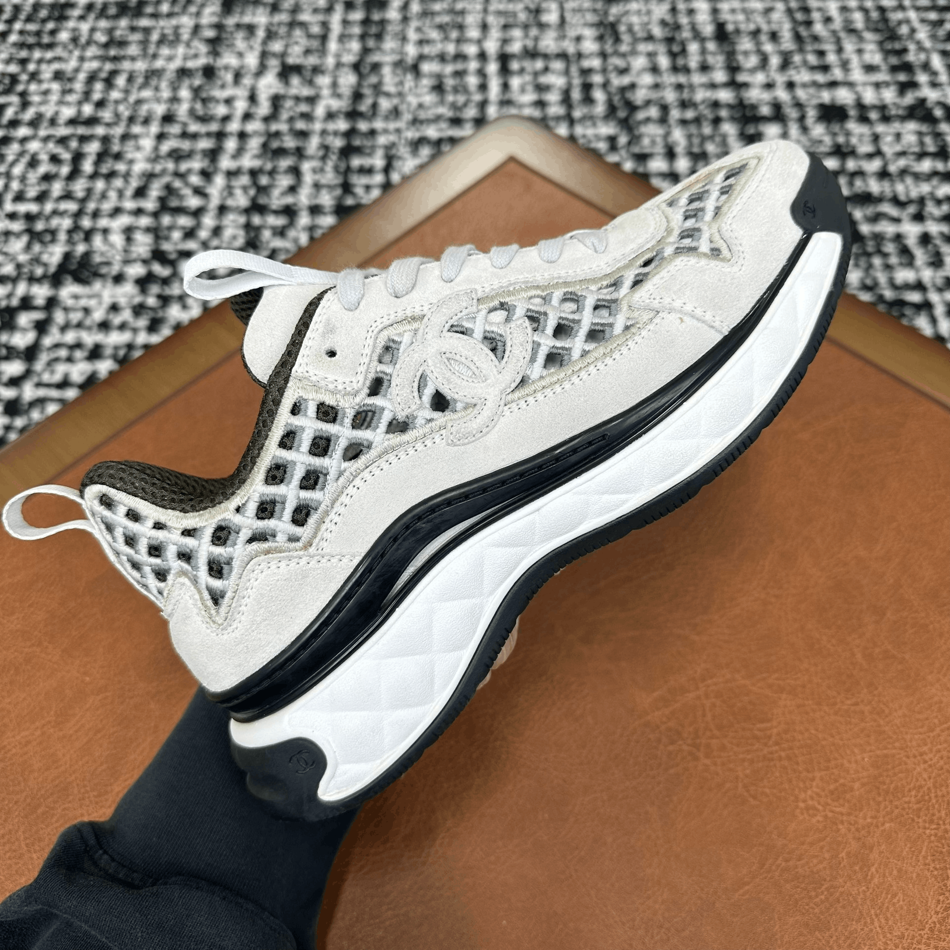 Chanel Chanel Casual Lowtop Sneakers it_37-5 Women Size US 7.5 / IT 37.5 - 5 Thumbnail