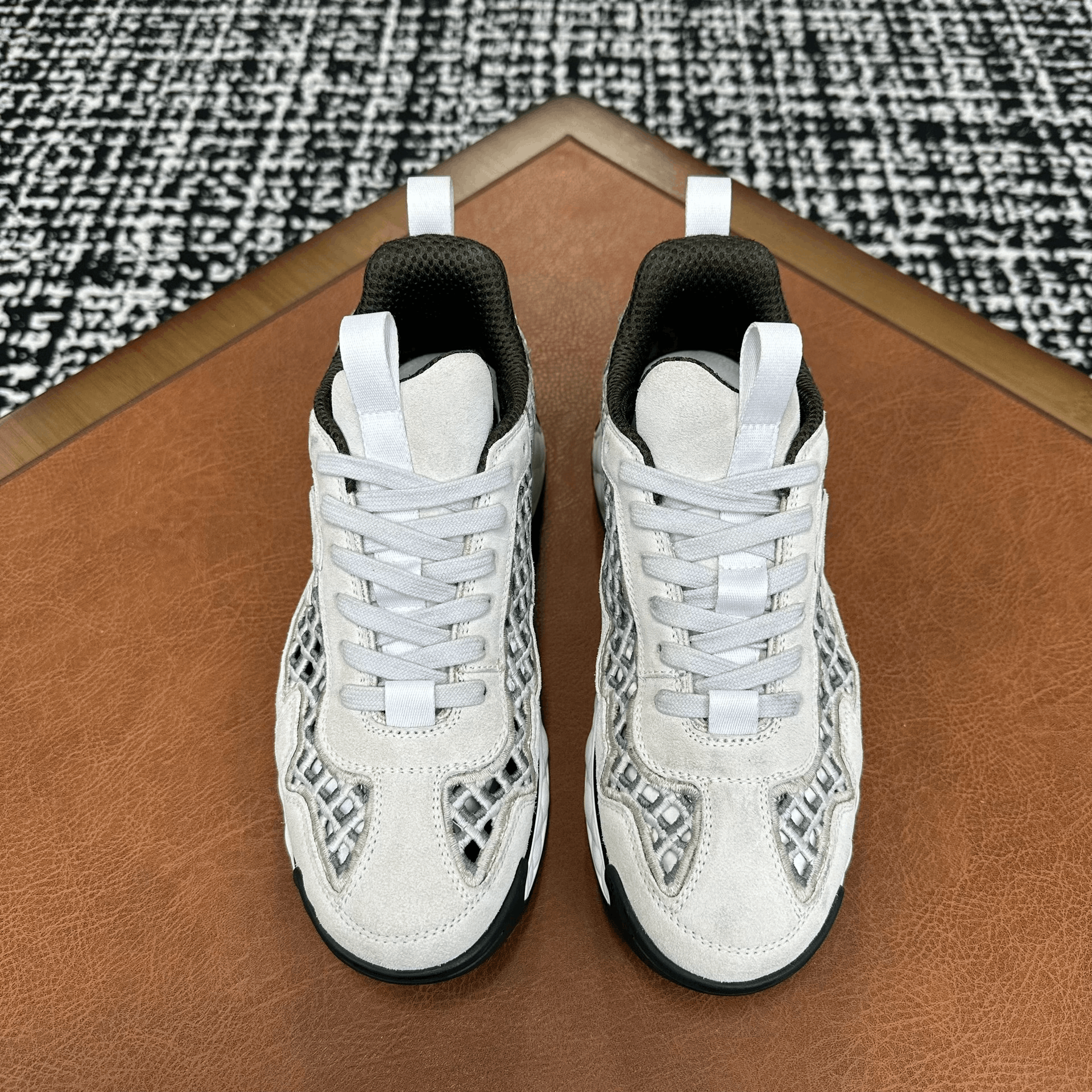Chanel Chanel Casual Lowtop Sneakers it_37-5 Women Size US 7.5 / IT 37.5 - 2 Thumbnail