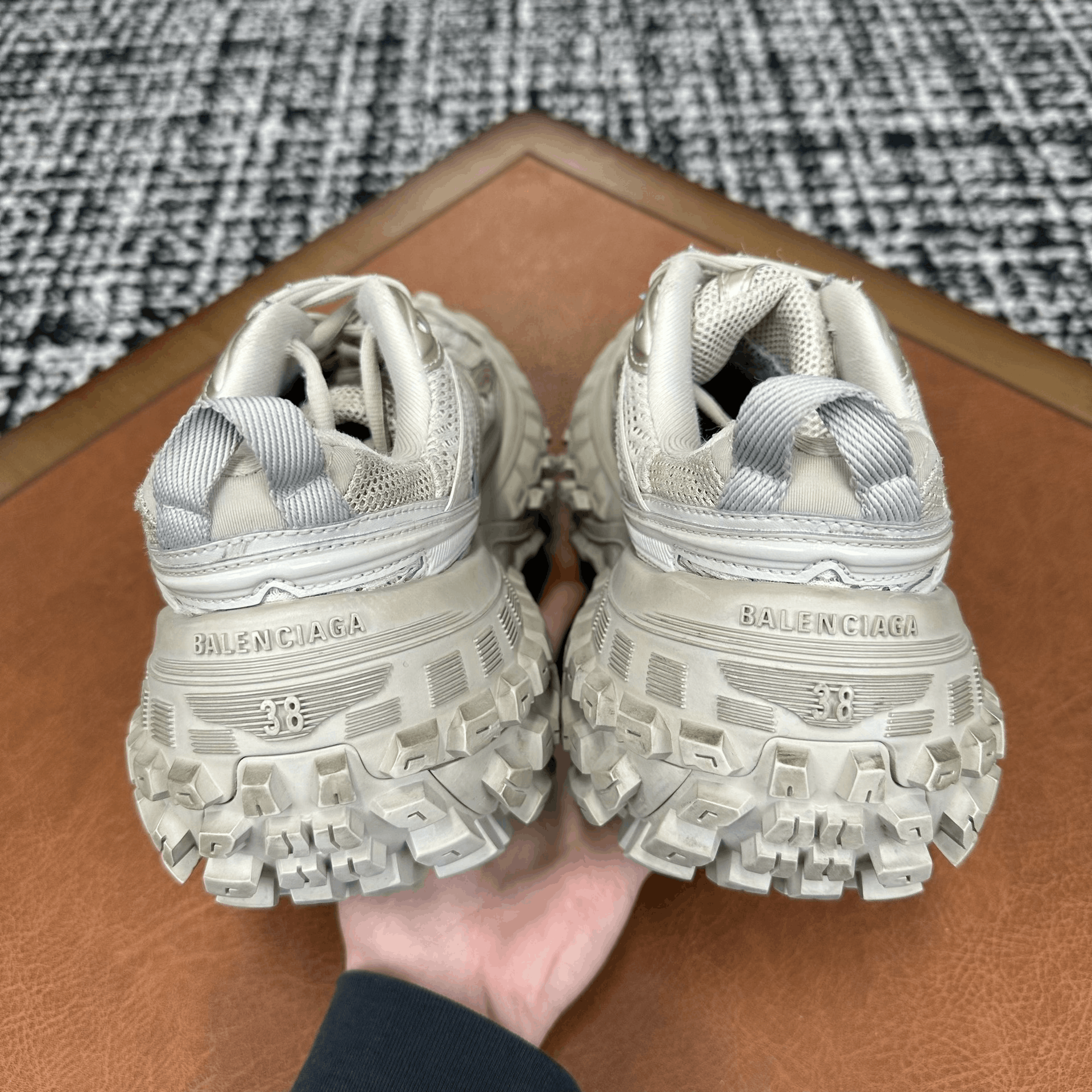 Balenciaga Balenciaga Brown Lowtop Sneakers it_38 Women Size US 8 / IT 38 - 3 Thumbnail