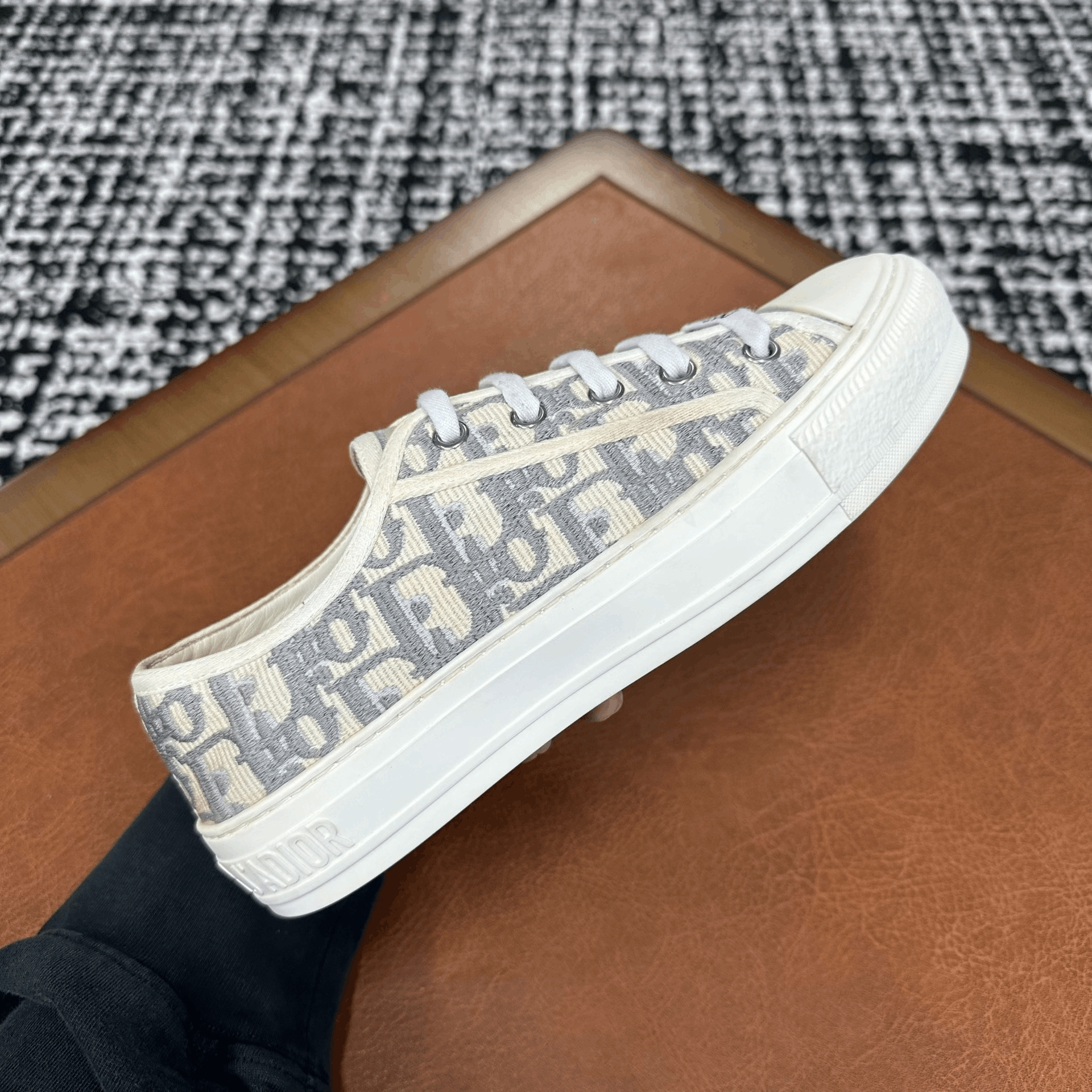 Dior Dior Cotton Gray Lowtop Sneakers it_36 Women Size US 6 / IT 36 - 9 Thumbnail