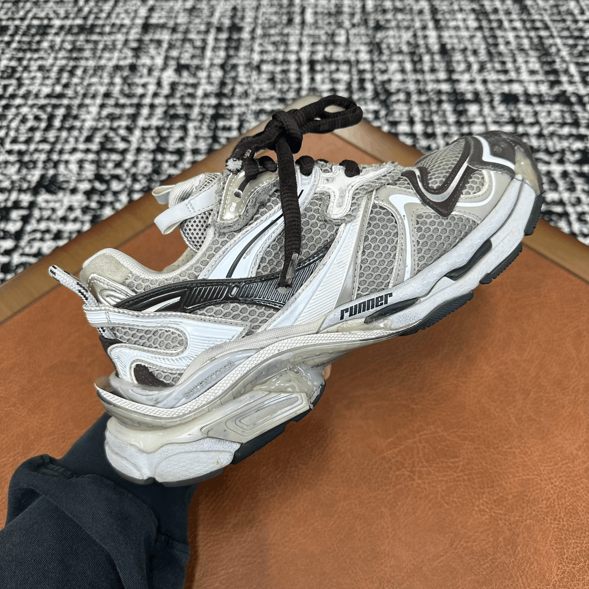Balenciaga Balenciaga Running White Lowtop Sneakers it_38 Women Size US 8 / IT 38 - 8 Thumbnail