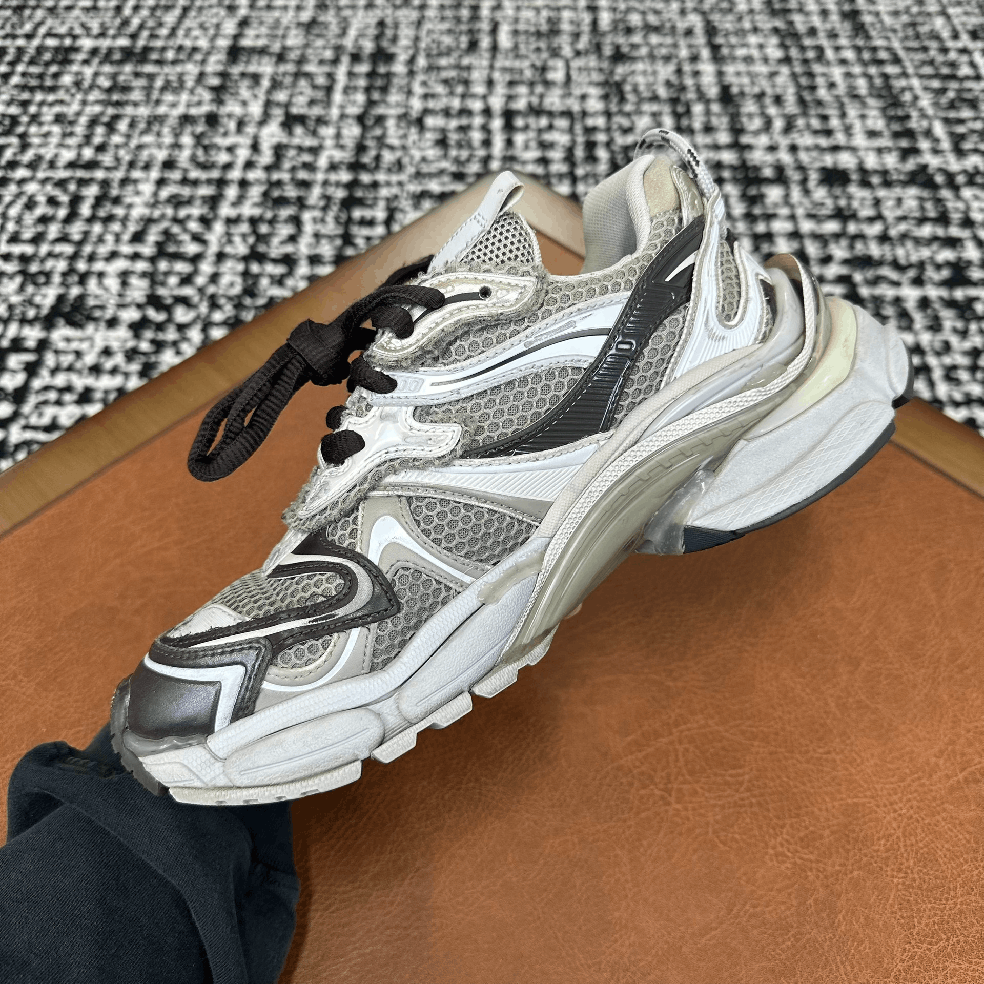 Balenciaga Balenciaga Running White Lowtop Sneakers it_38 Women Size US 8 / IT 38 - 7 Thumbnail