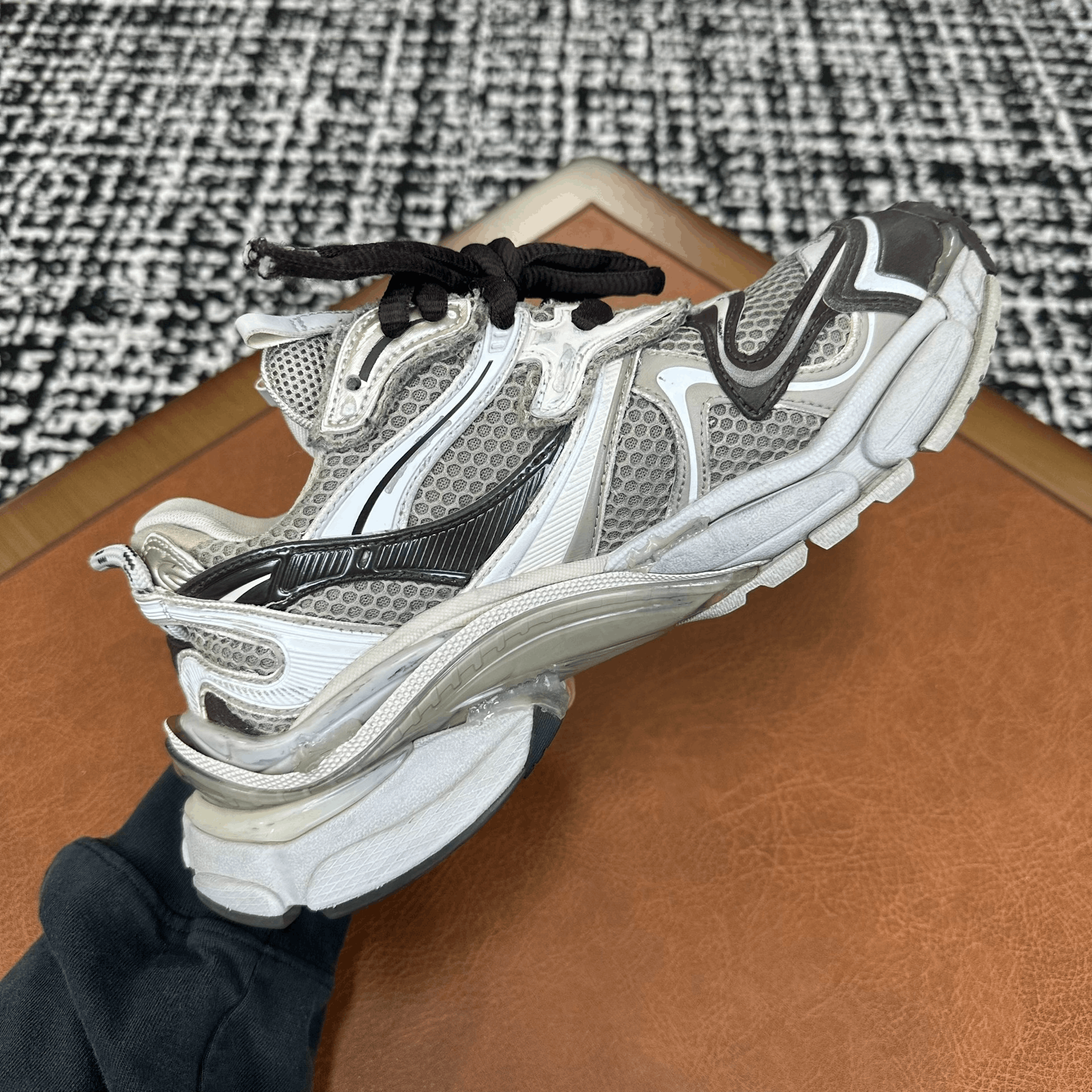 Balenciaga Balenciaga Running White Lowtop Sneakers it_38 Women Size US 8 / IT 38 - 6 Thumbnail