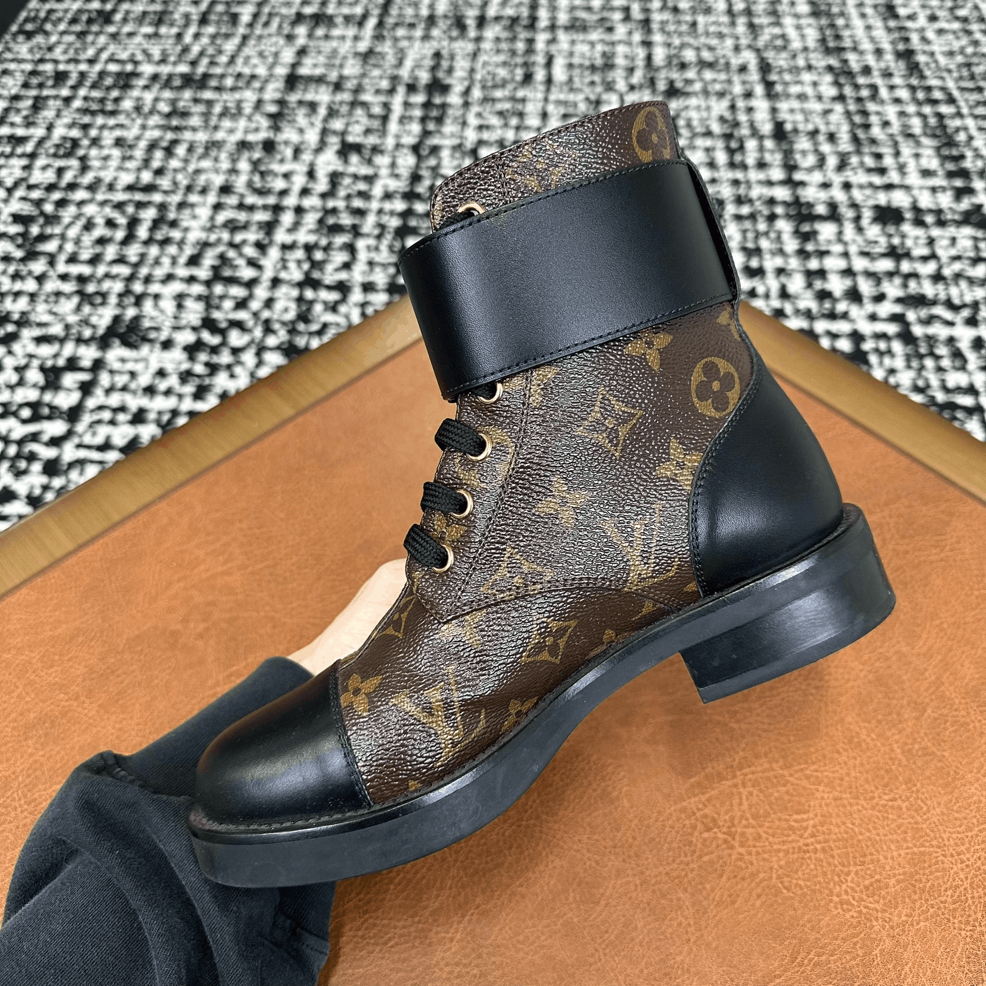 Louis Vuitton Louis Vuitton Brown Boots it_36 Women Size US 6 / IT 36 - 6 Thumbnail