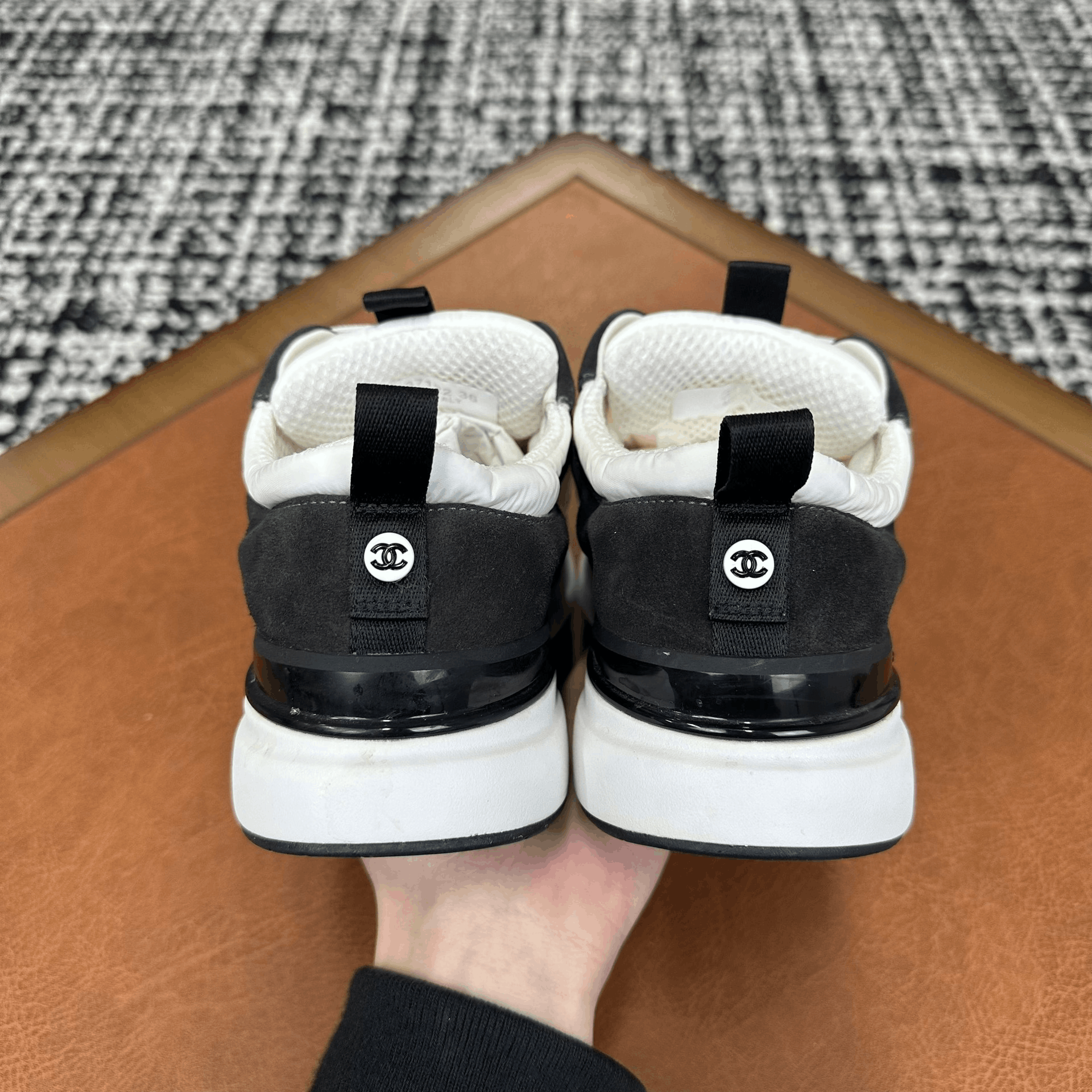 Chanel Chanel Retro Black Lowtop Sneakers it_36 Women Size US 6 / IT 36 - 7 Thumbnail
