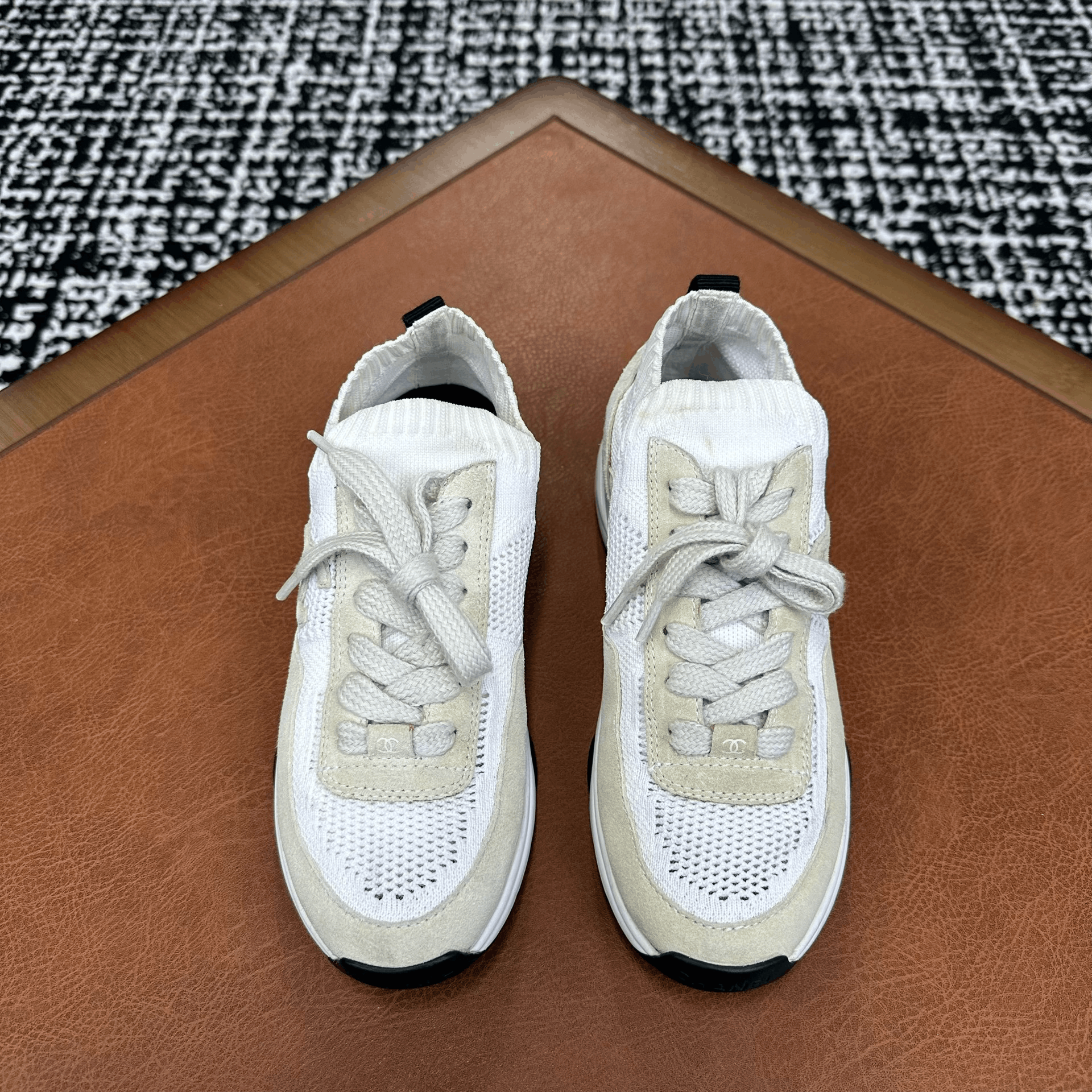 Chanel Chanel Casual White Lowtop Sneakers it_36 Women Size US 6 / IT 36 - 2 Thumbnail