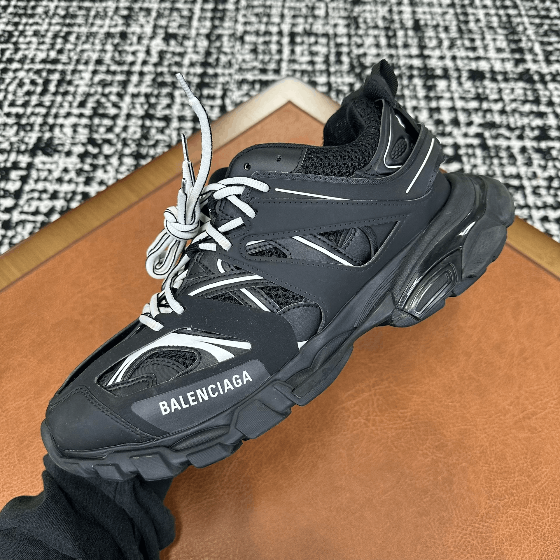 Balenciaga Balenciaga Black Lowtop Sneakers 9 Men Size US 9 / EU 42 - 5 Thumbnail