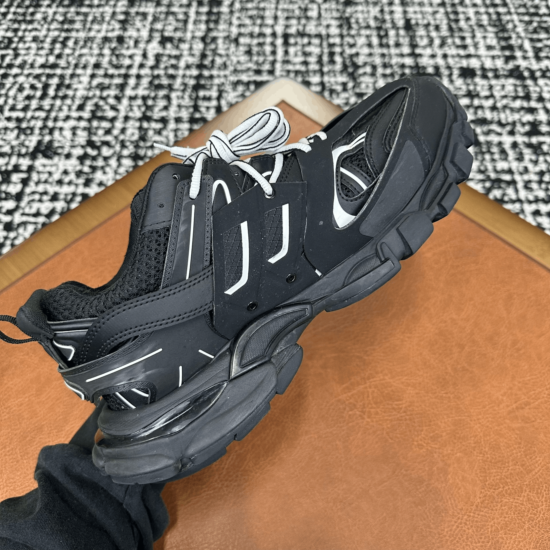 Balenciaga Balenciaga Black Lowtop Sneakers 9 Men Size US 9 / EU 42 - 6 Thumbnail